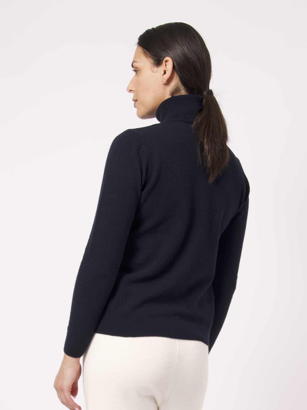 Camisolas de Malha Achega - Camisola de gola alta em lambswool na cor azul marinho