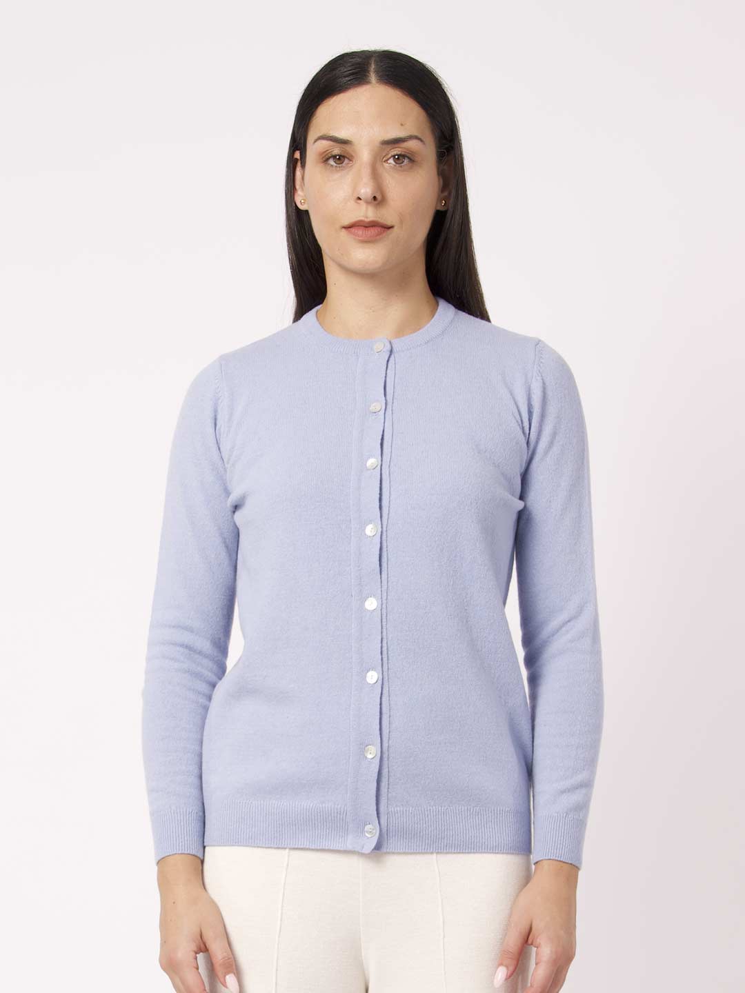 Casacos de Malha Achega - Casaco feminino azul claro em lambswool com decote redondo e botões