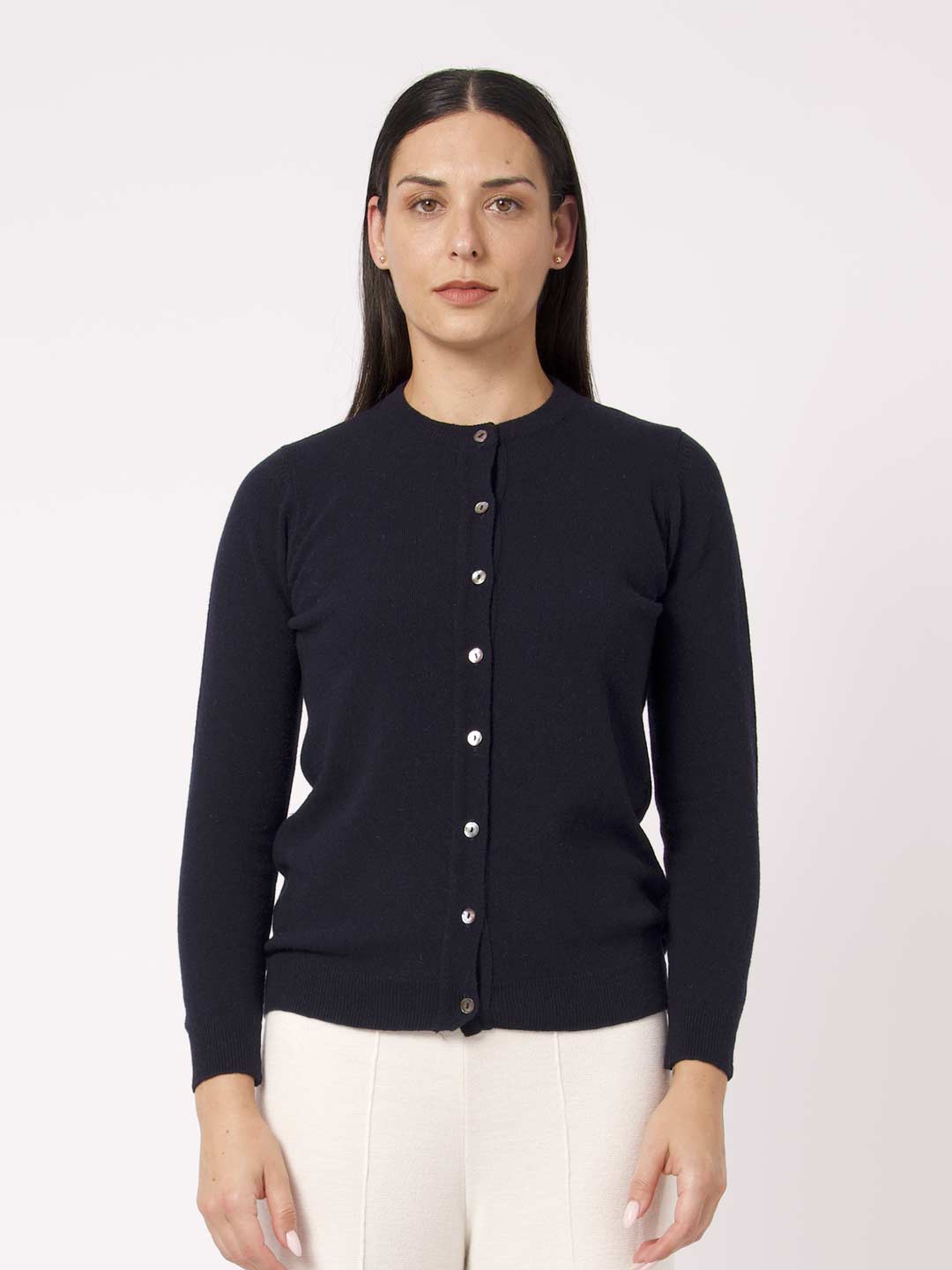 Casacos de Malha Achega - Casaco feminino azul marinho em lambswool com decote redondo e botões