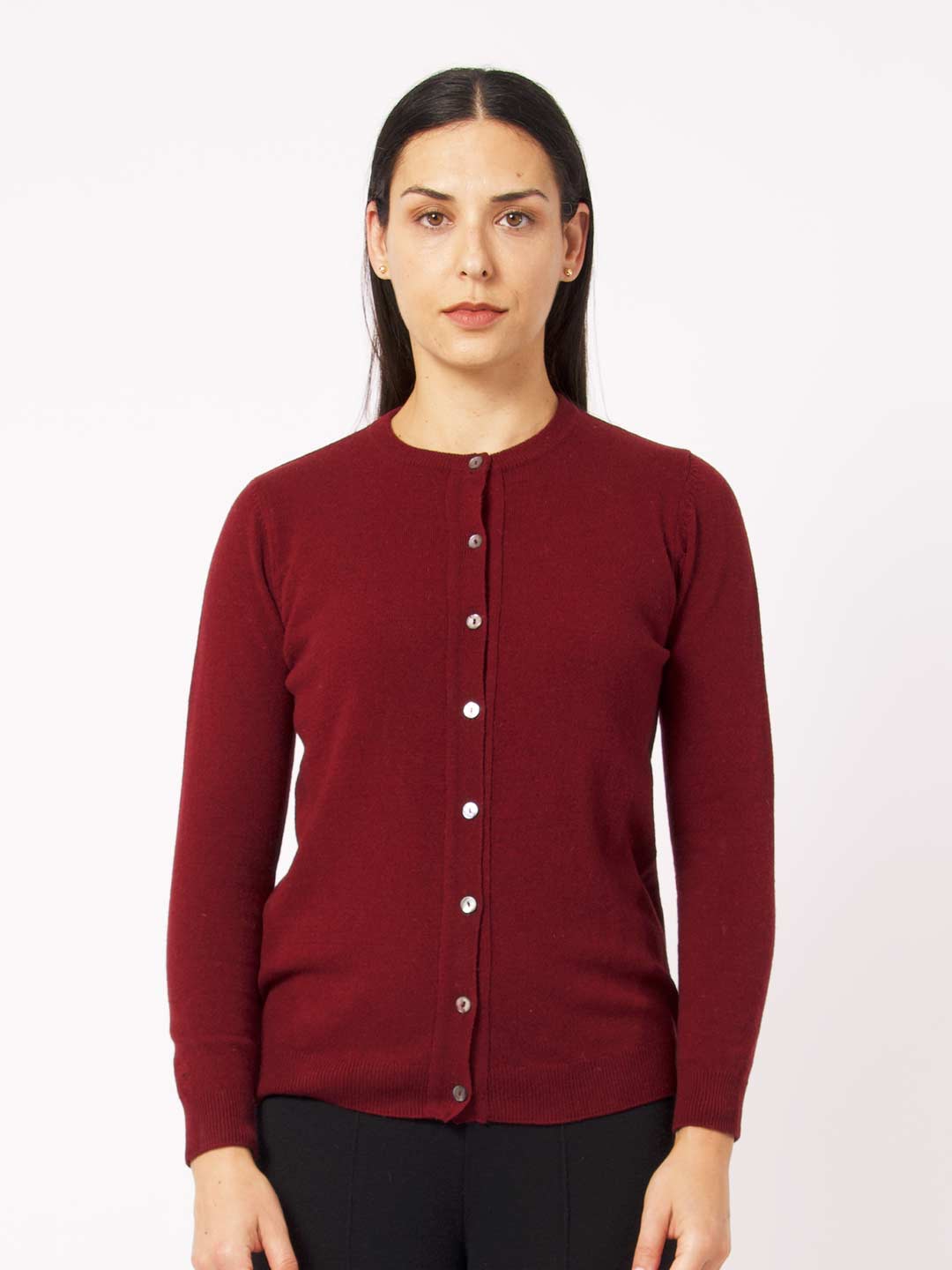 Casacos de Malha Achega - Casaco feminino bordeaux em lambswool com decote redondo e botões