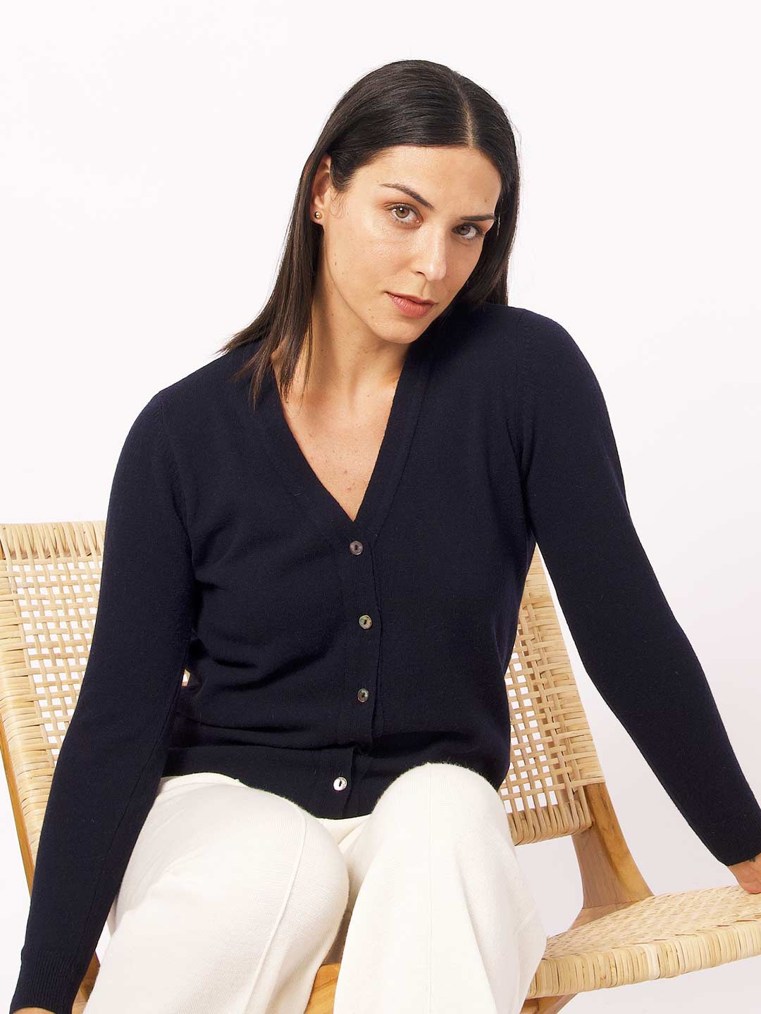 Achega Knitwear Cardigan - Women's navy blue lambswool Cardigan with V-neck and buttons