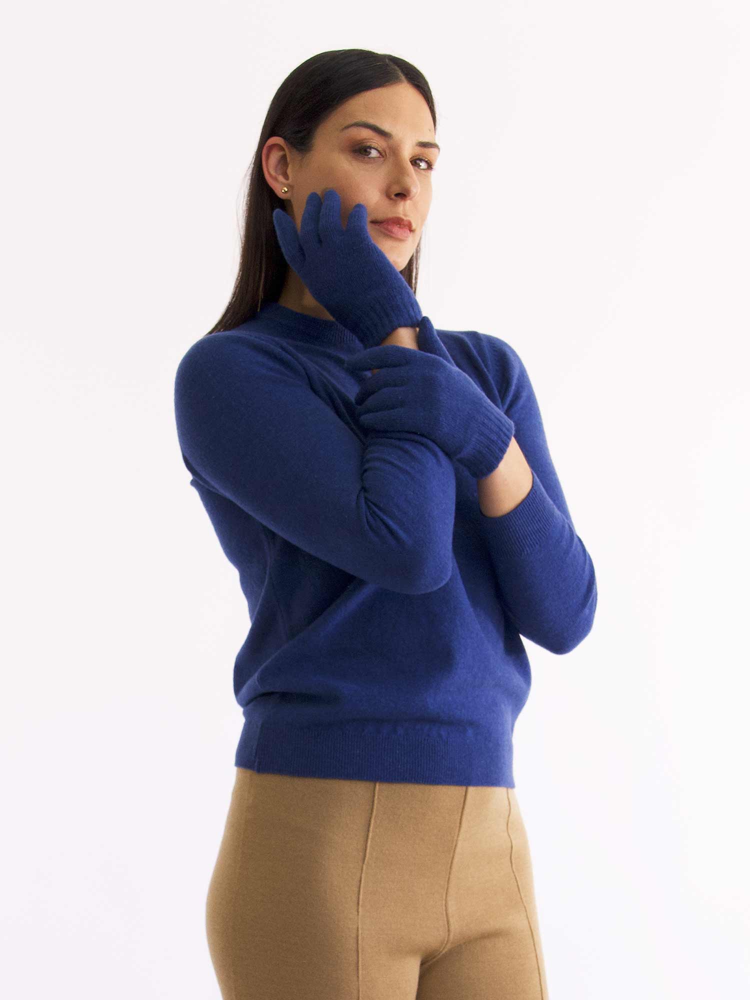 Achega Knitted Gloves - Women's knitted gloves in indigo blue lambswool