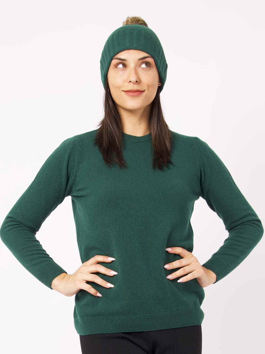 Achega Knitted Hats - Women's pompom hat in green lambswool
