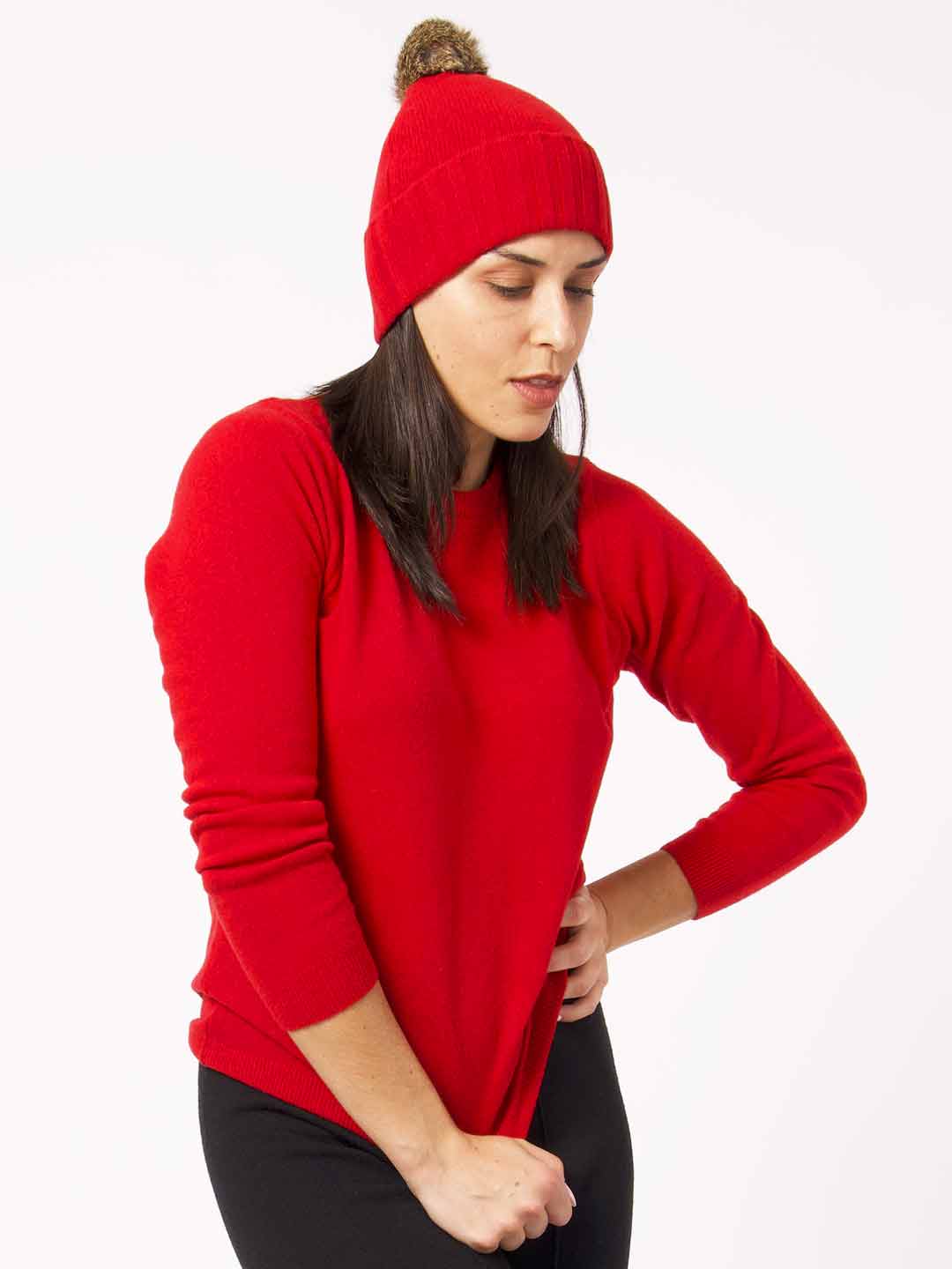 Gorros de Malha Achega - Gorro com pompom feminino em lambswool na cor vermelho