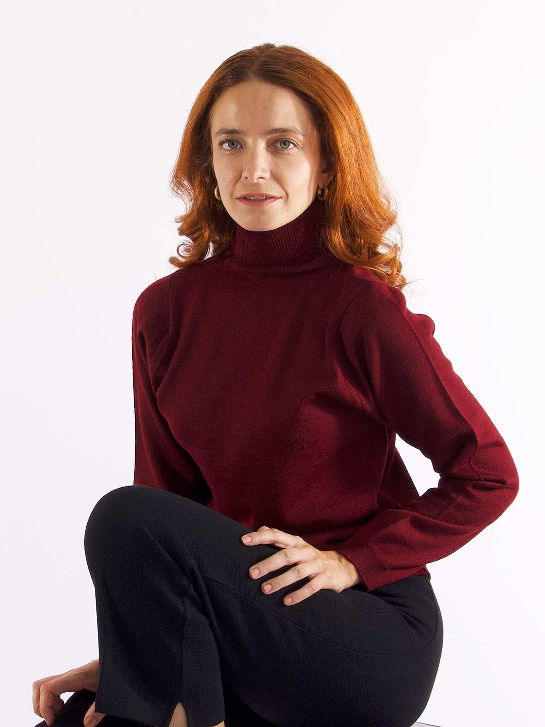 Achega Knit Sweaters - Women's merino wool turtleneck sweater in bordeaux color