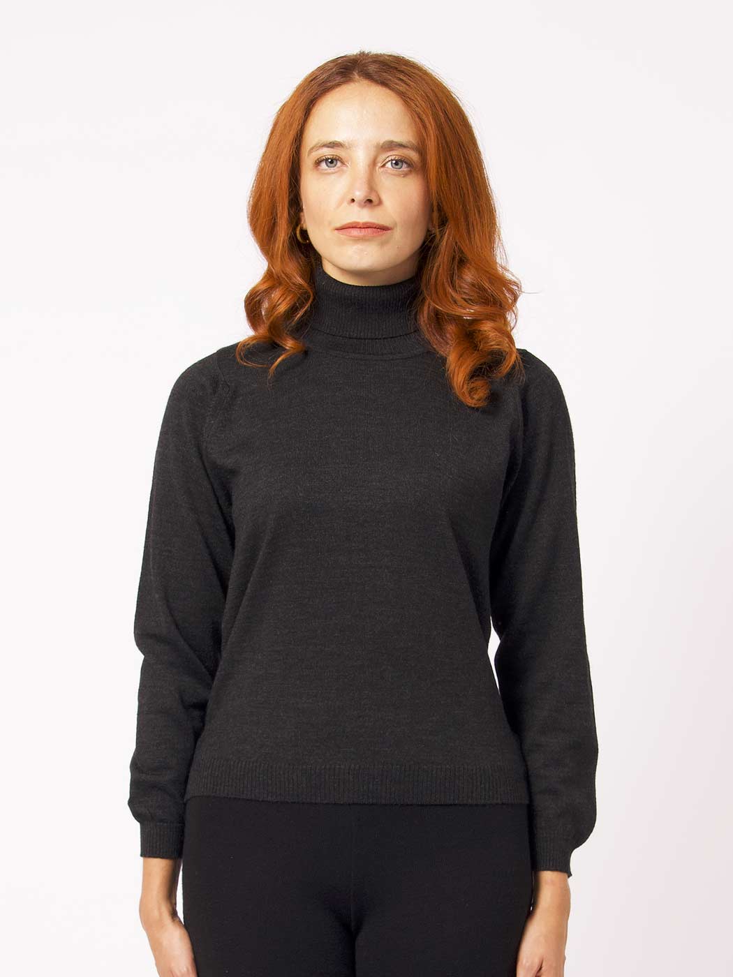 Camisolas de Malha Achega - Camisola feminina em lã merino com gola alta na cor cinza antracite