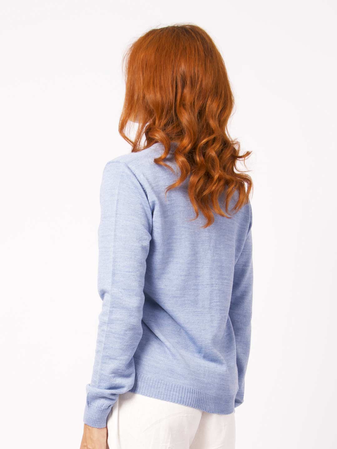 Casacos de Malha Achega - Casaco feminino azul claro em lã merino com decote em v e botões
