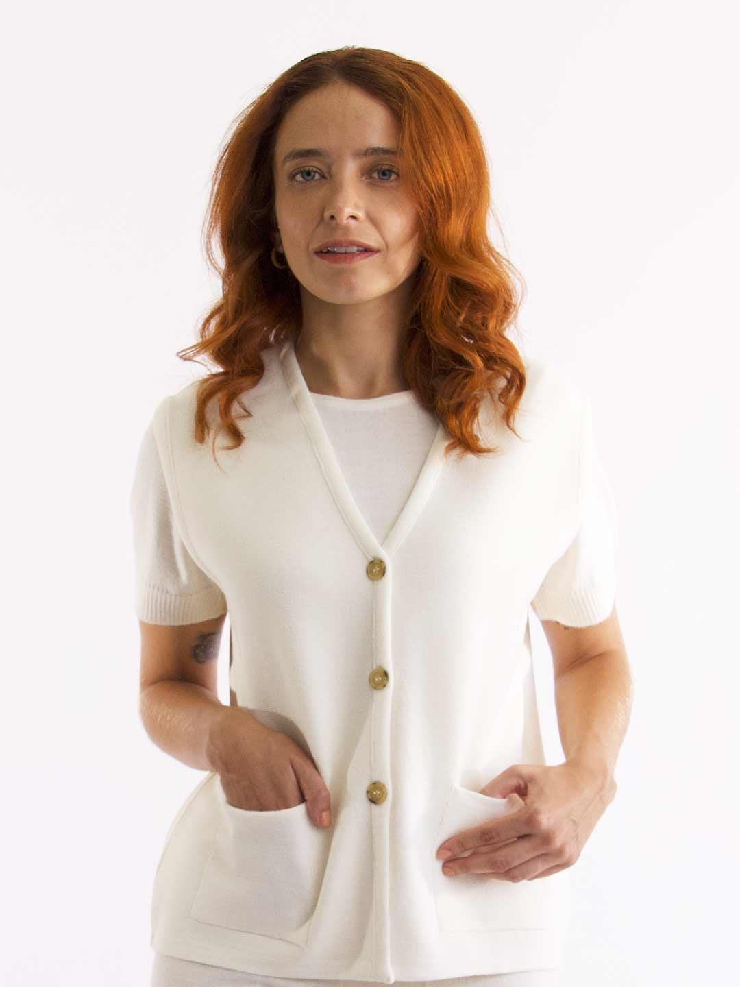 Coletes em Malha Achega - Colete feminino branco em lã merino
