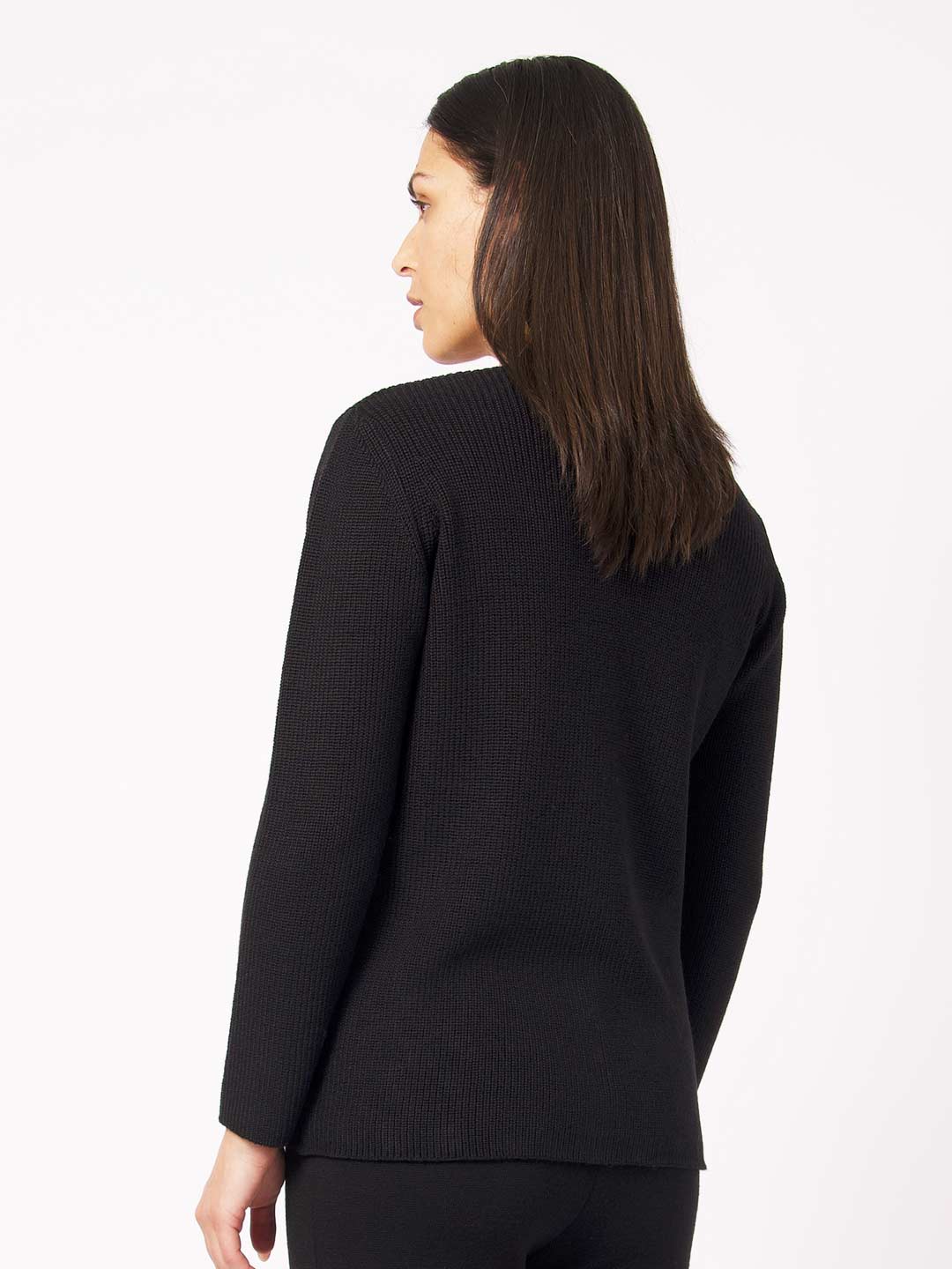 Casacos de Malha Achega - Casaco feminino preto em malha pérola com decote em V em lã merino