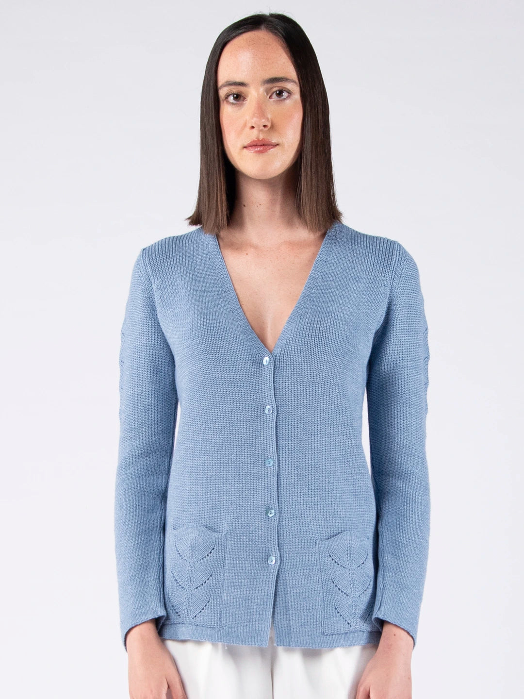 Cárdigan con cuello de pico y bolsillos en lana Merino - Azul bebé