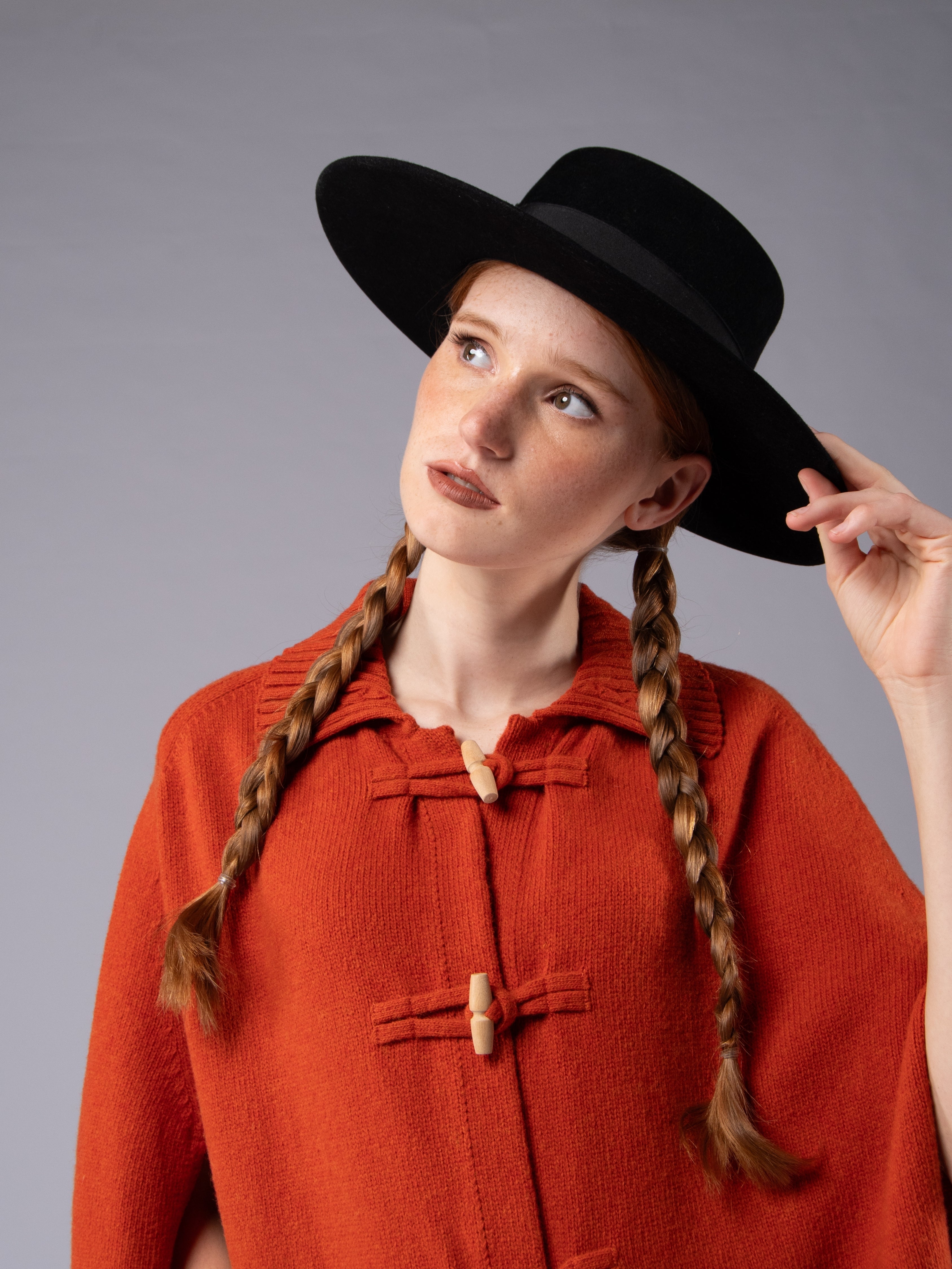 Poncho com Alamares em Lambswool - Laranja Terracota