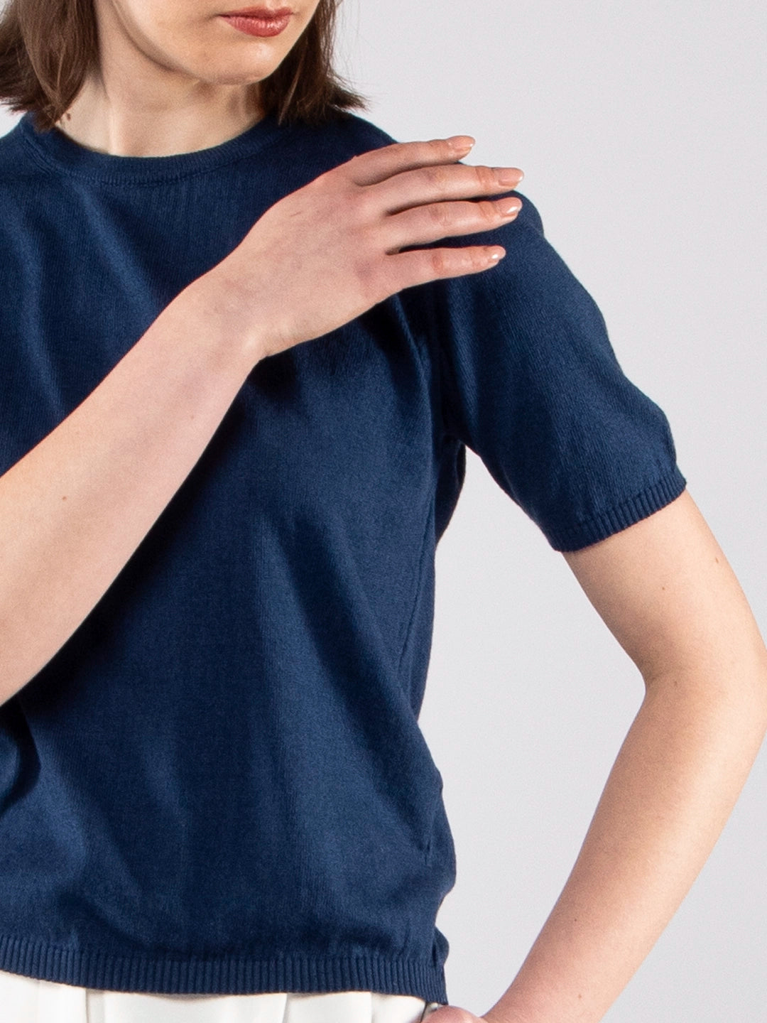 Camisolas de Malha Achega - Camisola de malha para senhora em algodão orgânico azul marinho com meia manga.