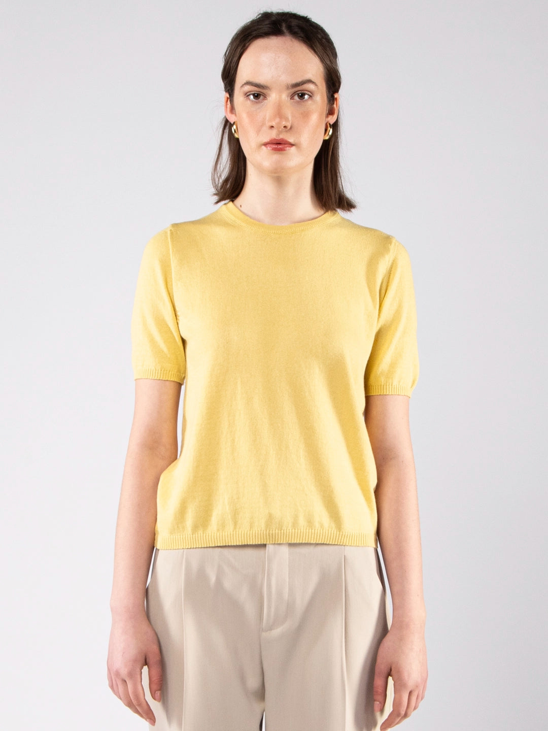 Camisolas de Malha Achega - Camisola de malha para senhora em algodão orgânico amarelo manteiga com meia manga.