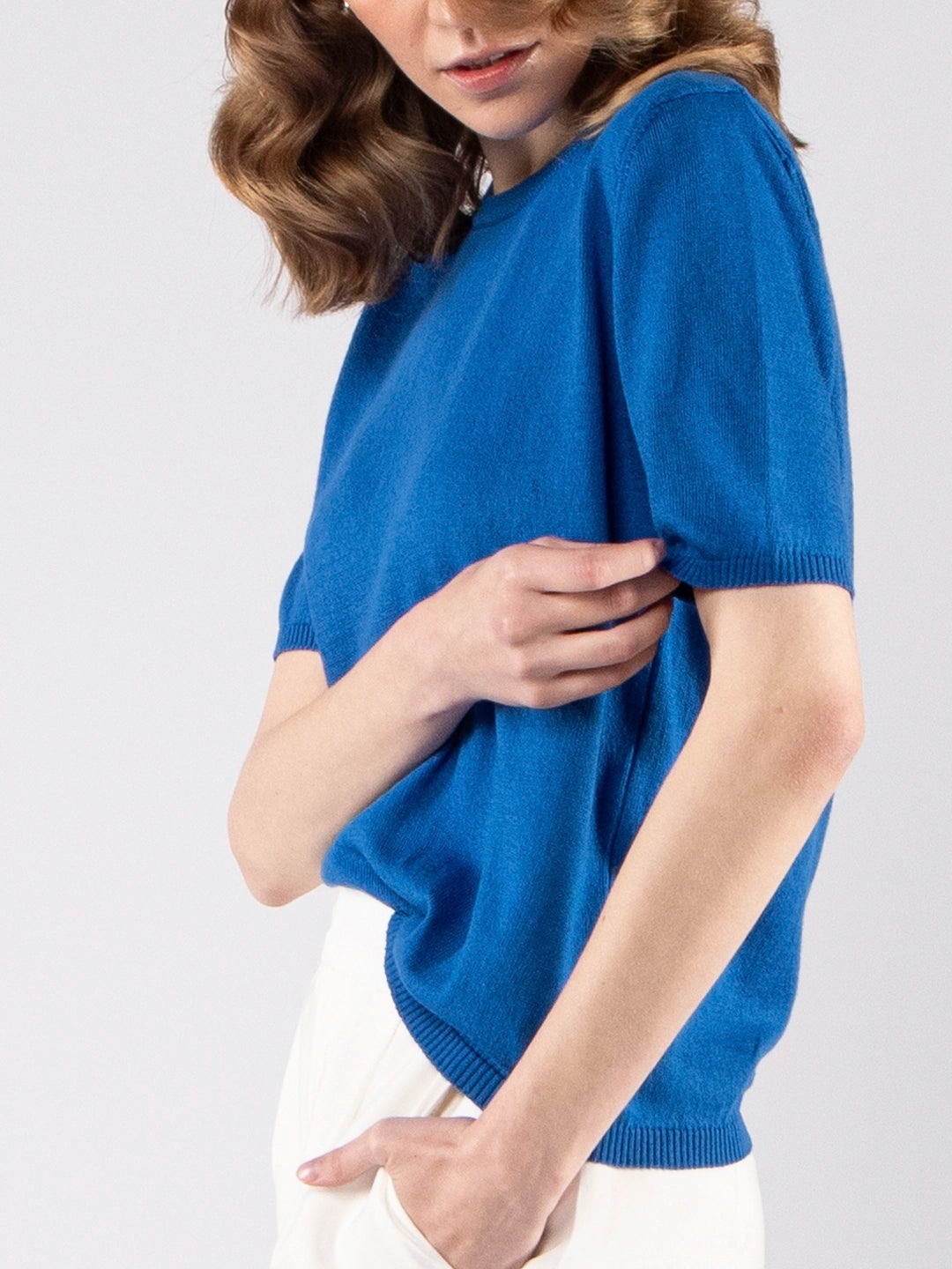 Achega Knitted Sweaters - Jersey de punto azul cobalto de algodón orgánico para mujer con medias mangas