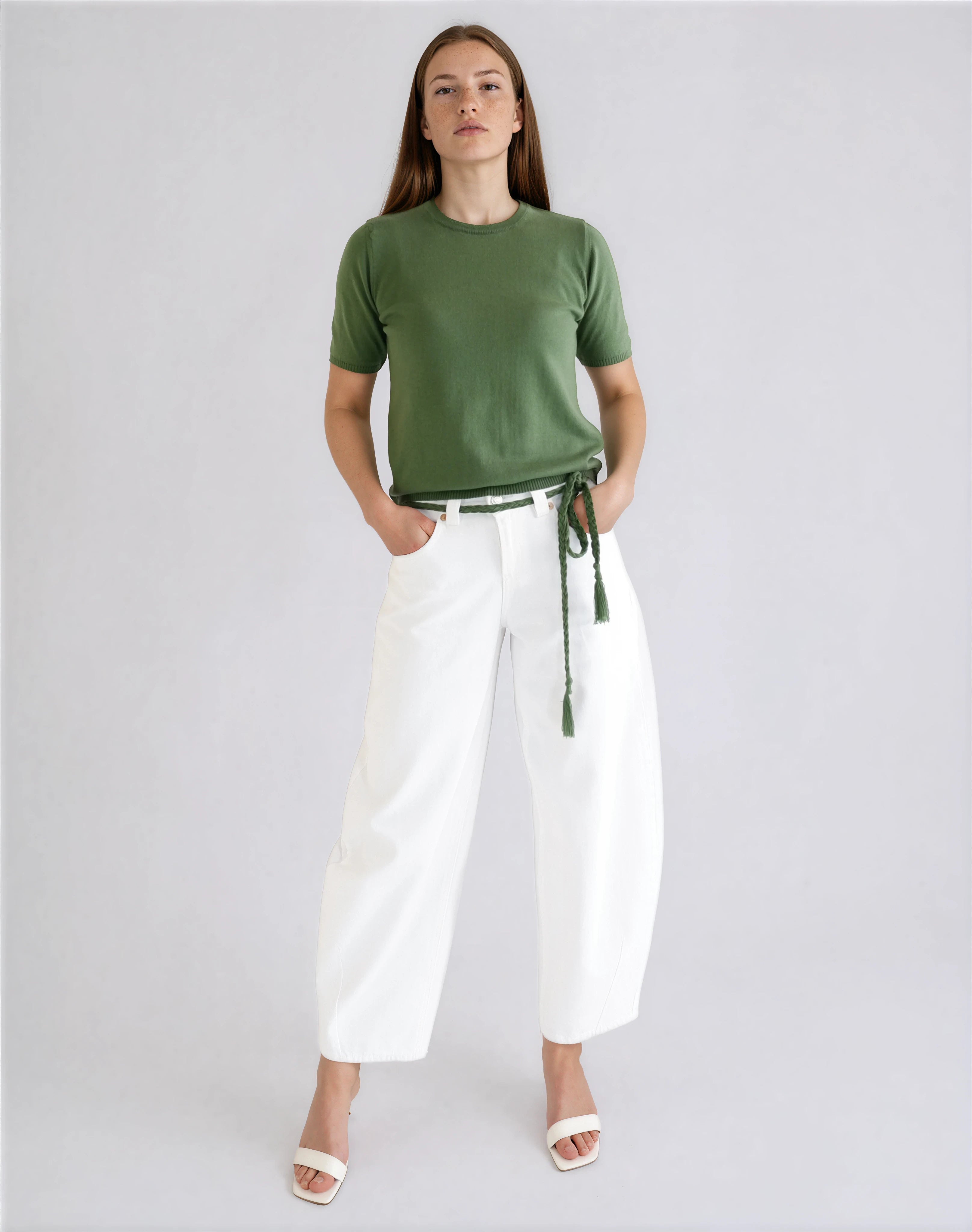 Ultra-Light Olive Green Sweatshirt Made from GOTS-Certified Organic Cotton Yarn