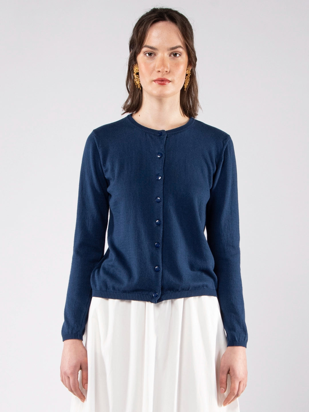 Casacos de Malha Achega - Casaco feminino azul marinho em algodão orgânico com decote redondo e botões