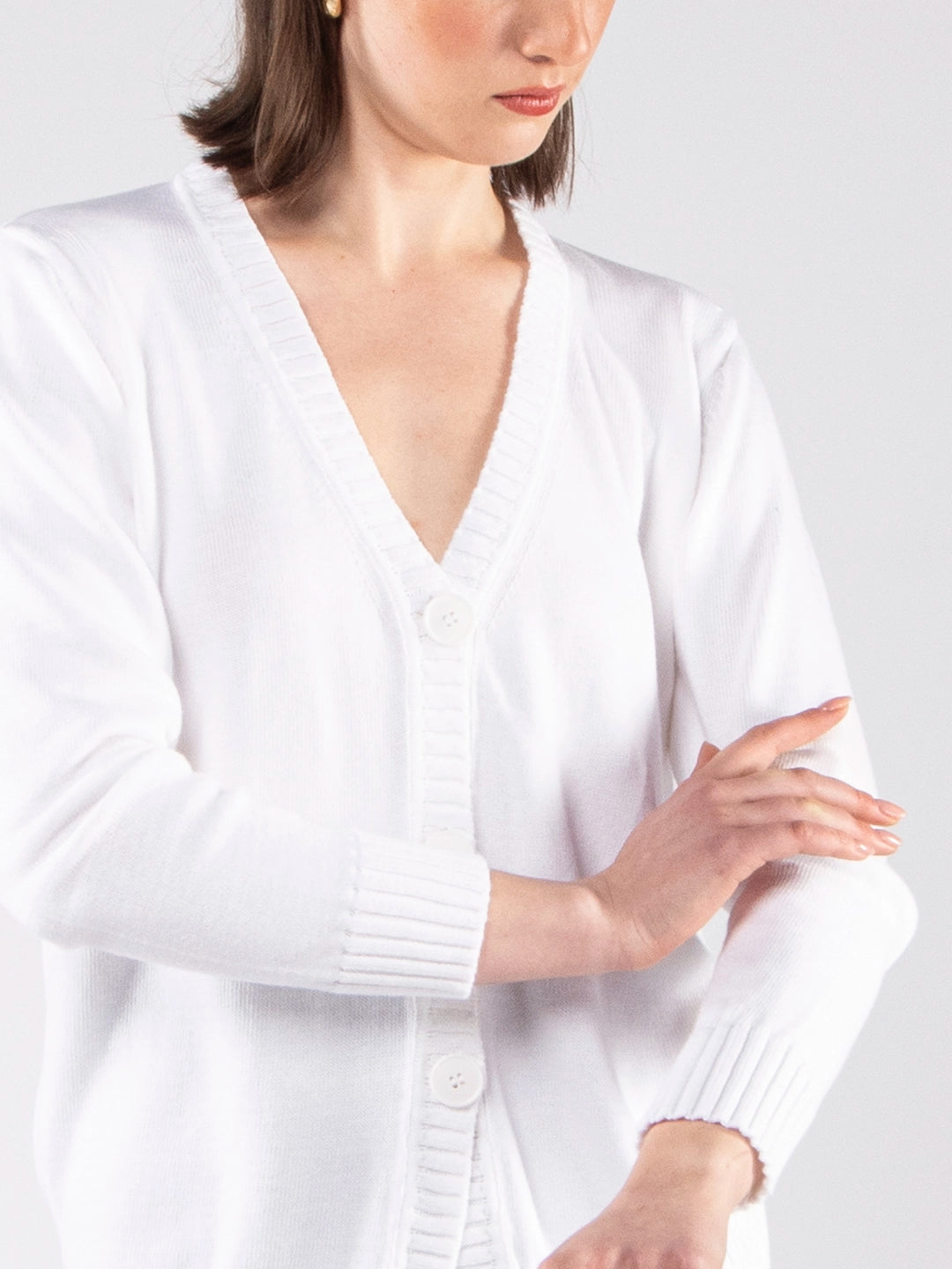 Achega Knitwear - Cardigan in GOTS-certified organic cotton with a V-neck and buttons