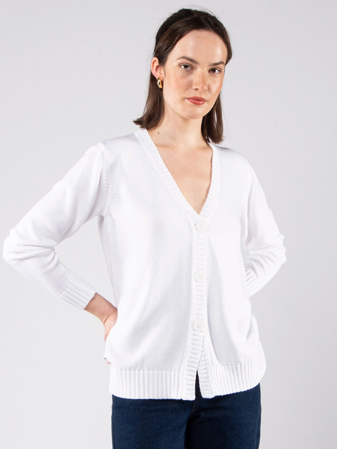 Achega Knitwear - Cardigan in GOTS-certified organic cotton with a V-neck and buttons