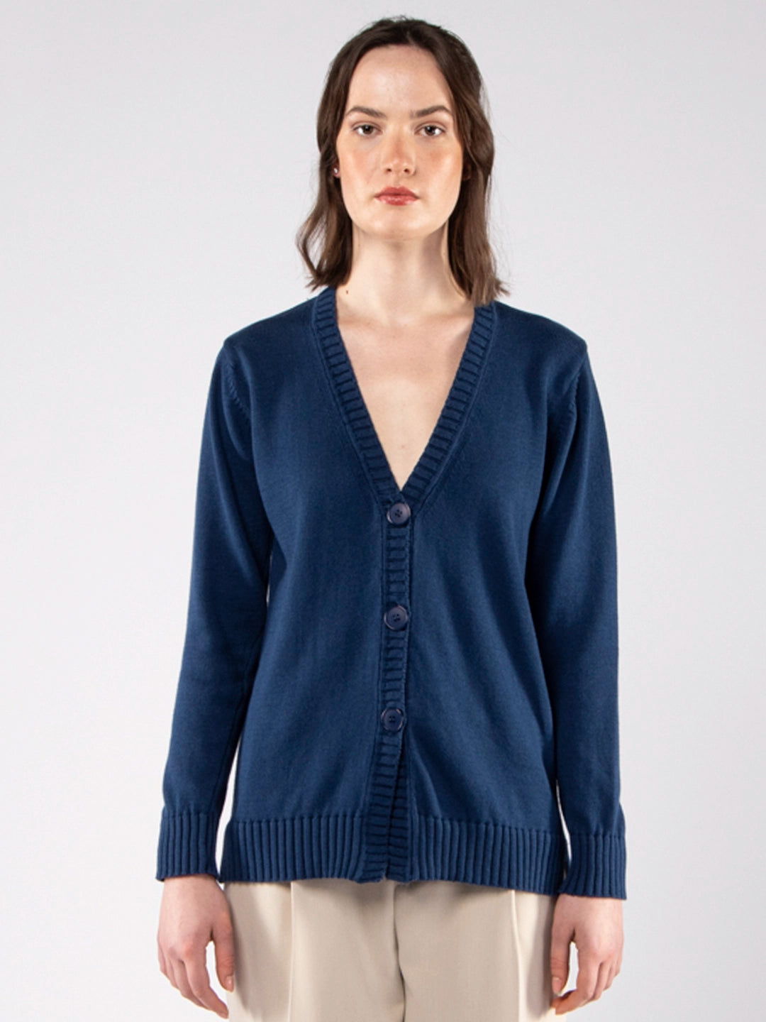 Casacos de Malha Achega - Casaco feminino em algodão orgânico GOTS decote V e botões