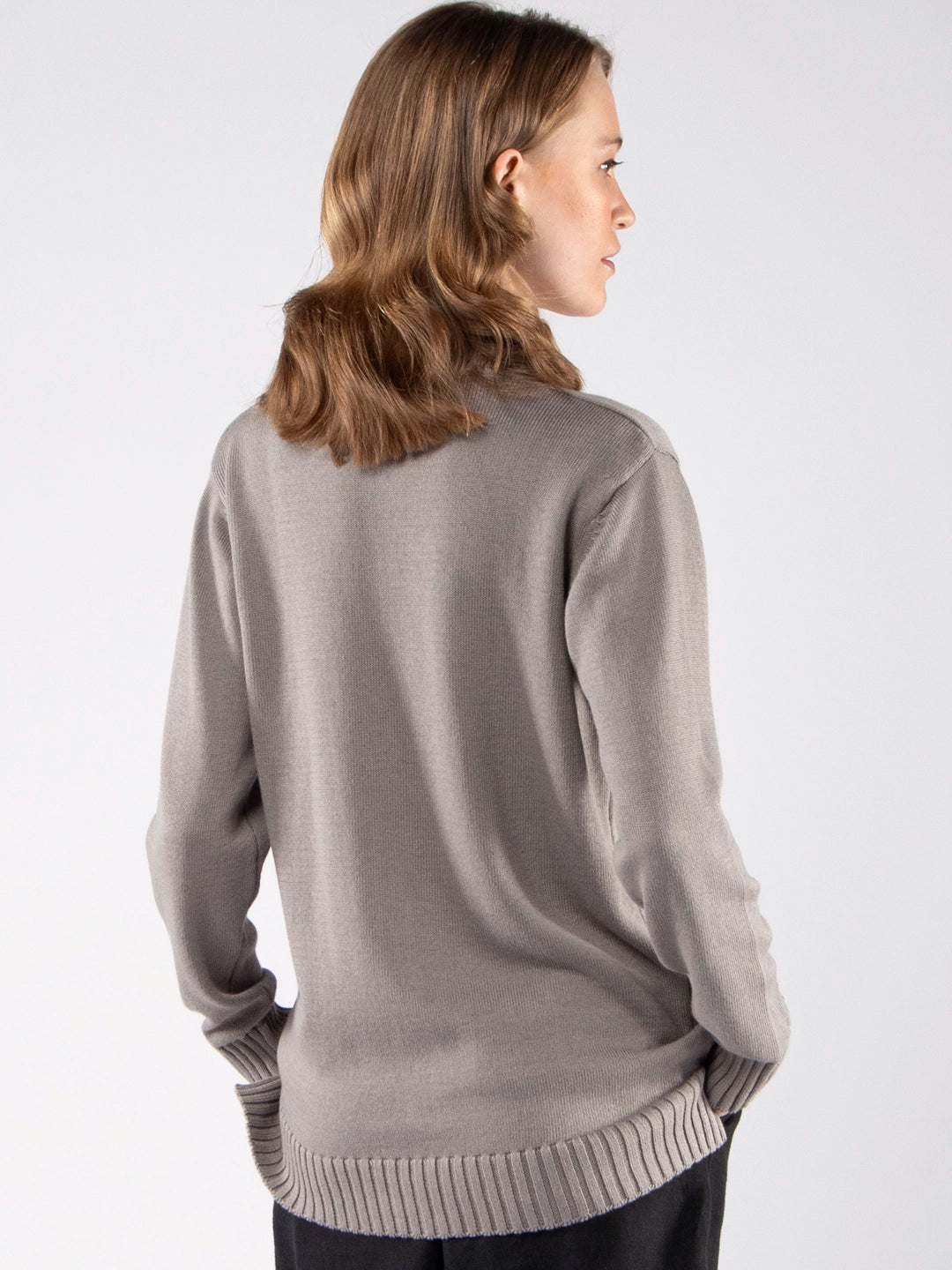 Achega Knitwear - Cardigan in GOTS-certified organic cotton with a V-neck and buttons