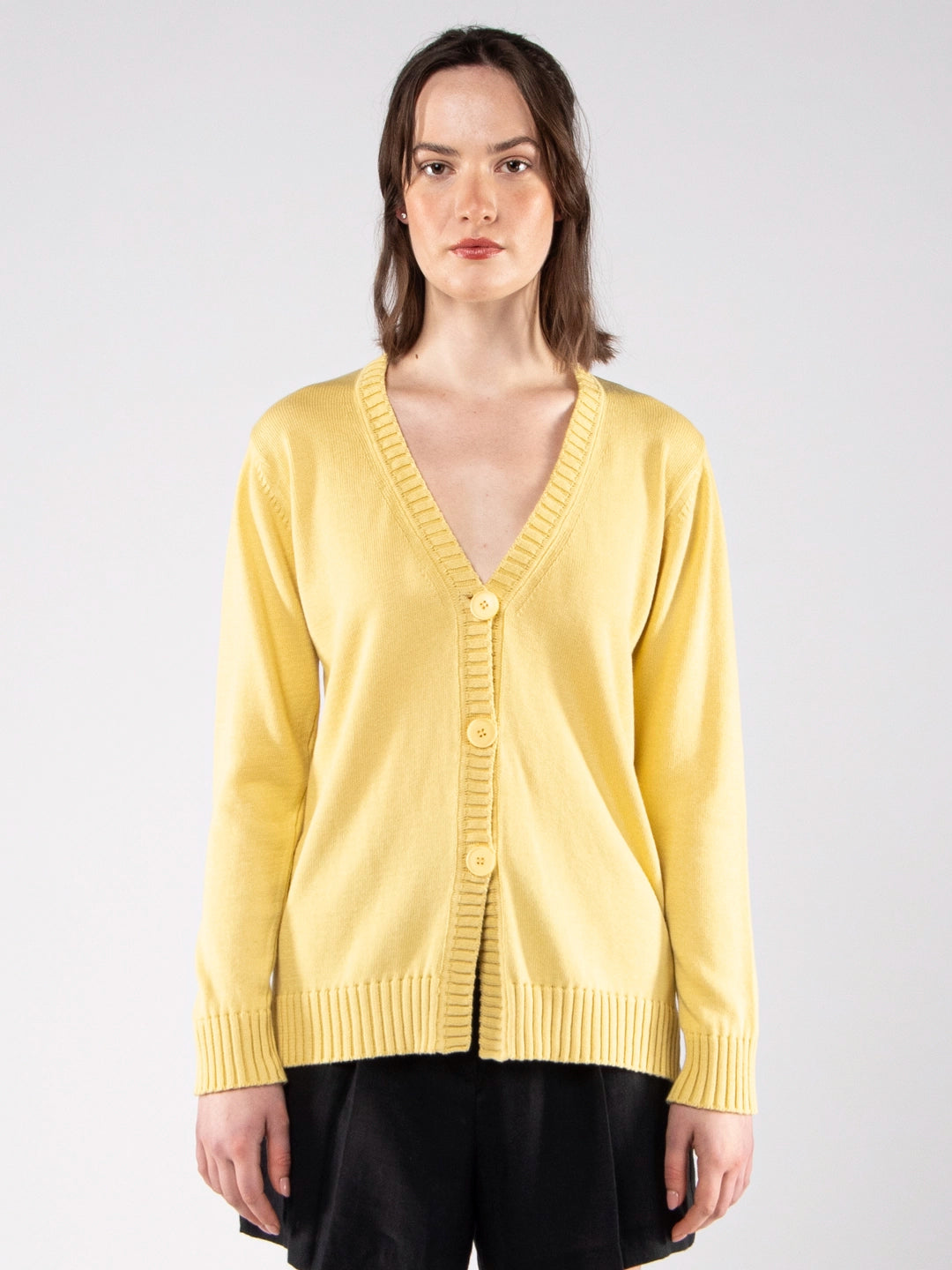Achega Knitwear - Cardigan in GOTS-certified organic cotton with a V-neck and buttons