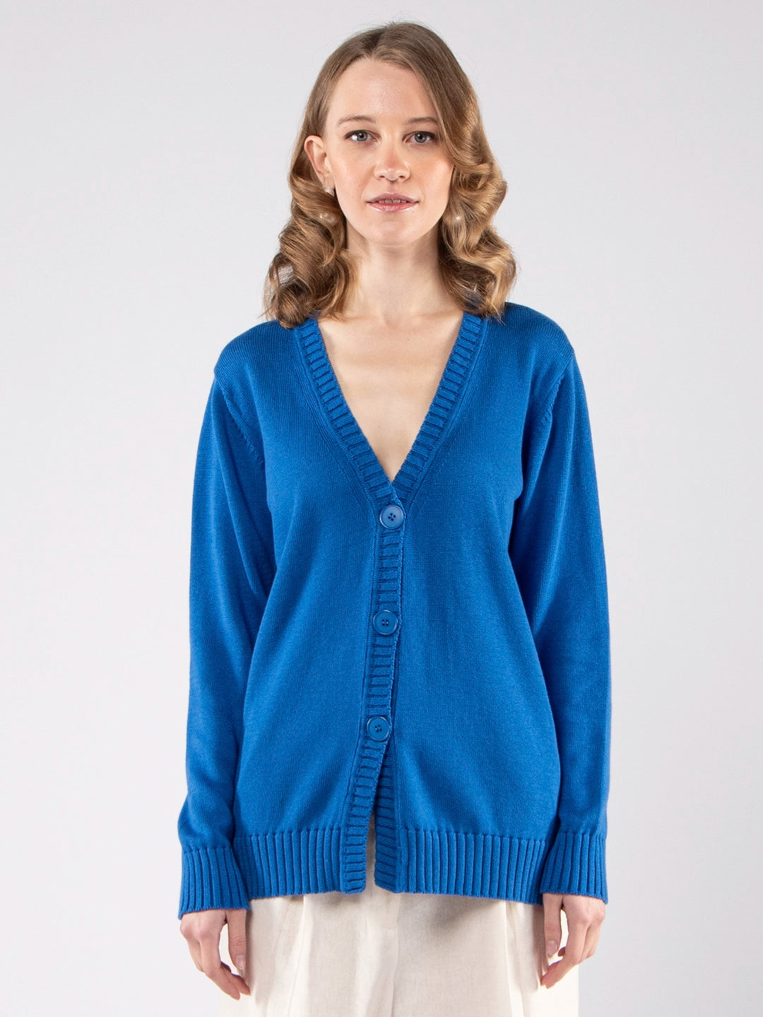 Casacos de Malha Achega - Casaco feminino em algodão orgânico GOTS decote V e botões