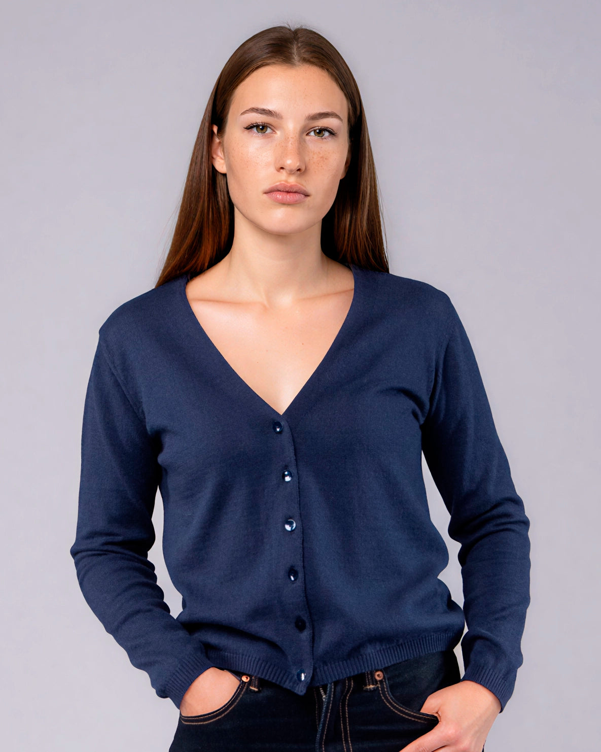 Chaqueta con cuello de pico de lana merina y algodón orgánico
