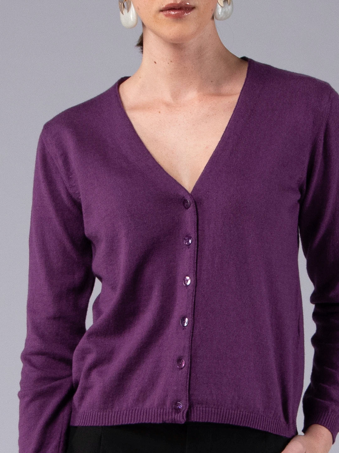 Chaqueta con cuello de pico de lana merina y algodón orgánico