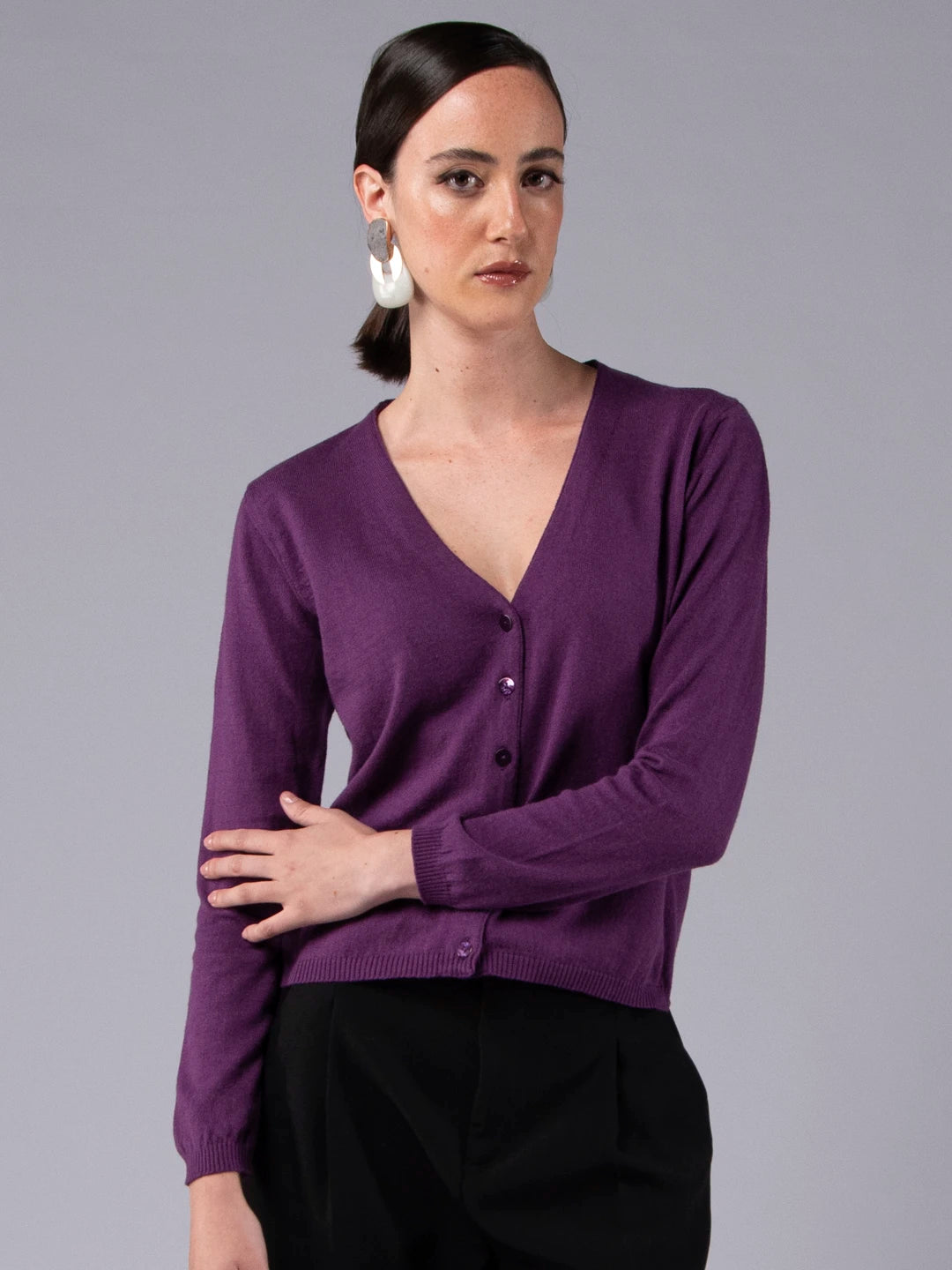 Chaqueta con cuello de pico de lana merina y algodón orgánico