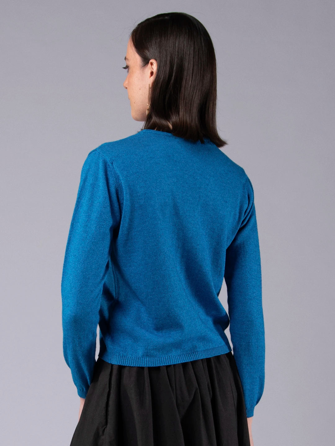 Chaqueta con cuello de pico de lana merina y algodón orgánico