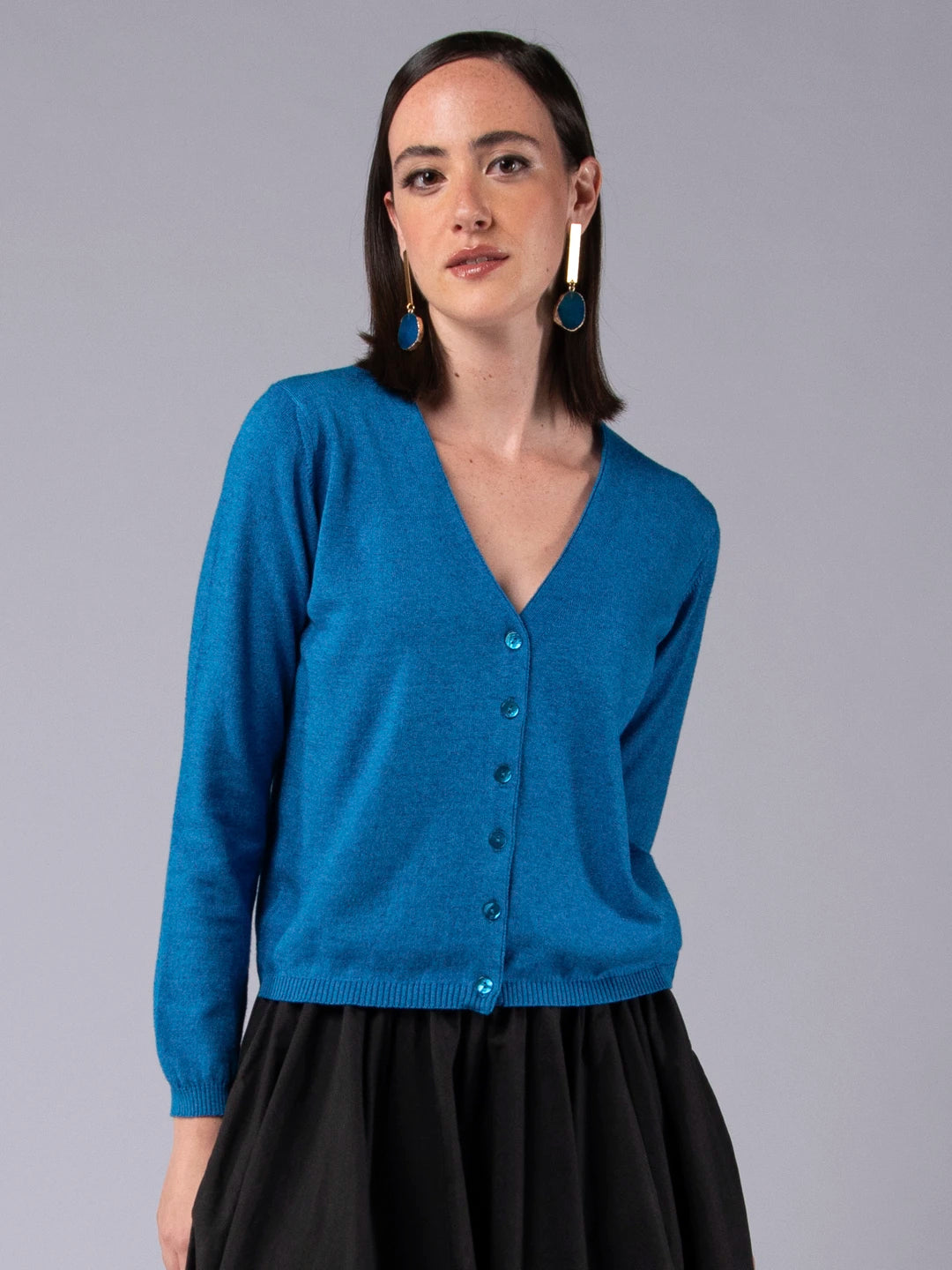 Chaqueta con cuello de pico de lana merina y algodón orgánico