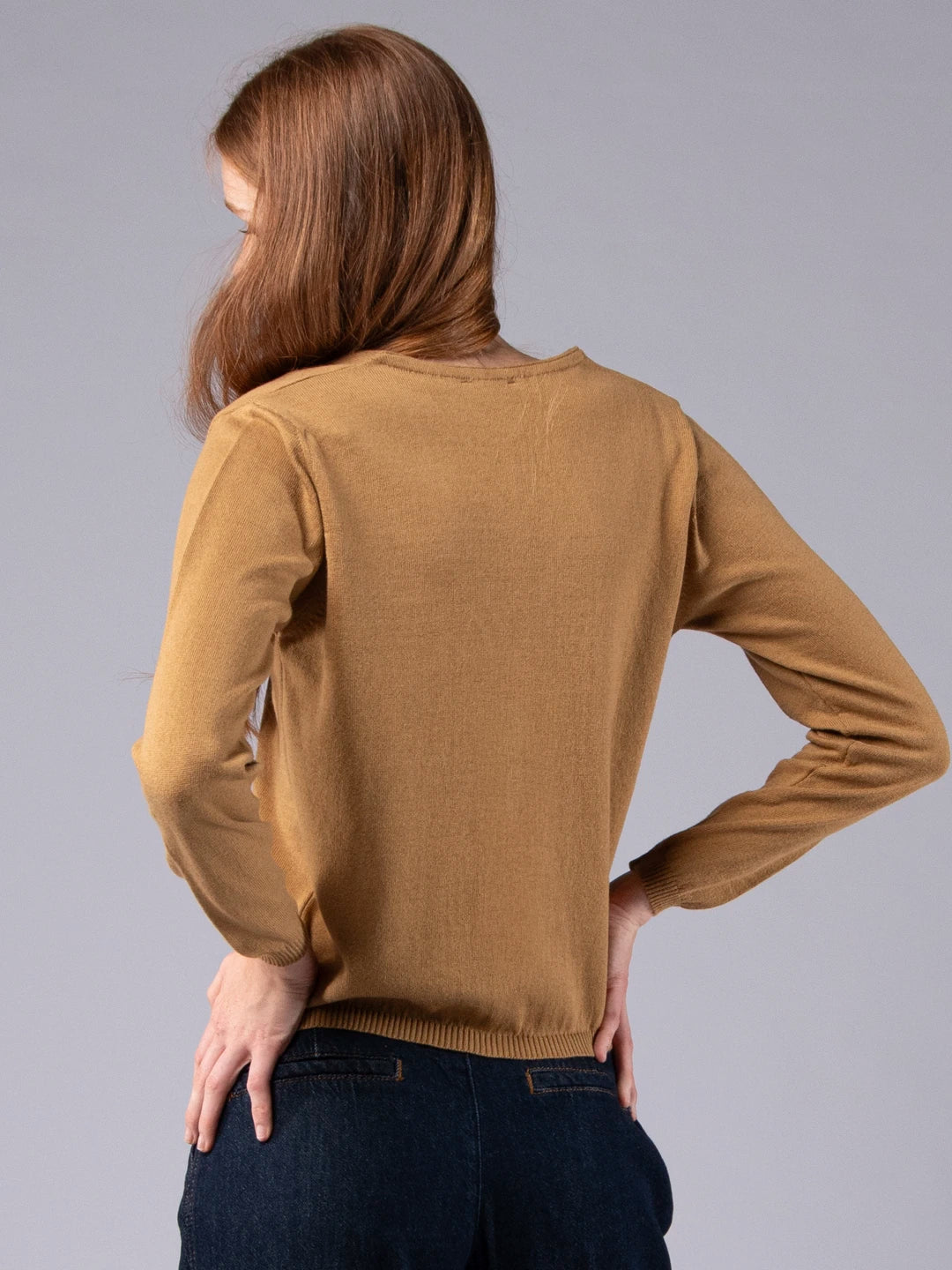 Chaqueta con cuello de pico de lana merina y algodón orgánico