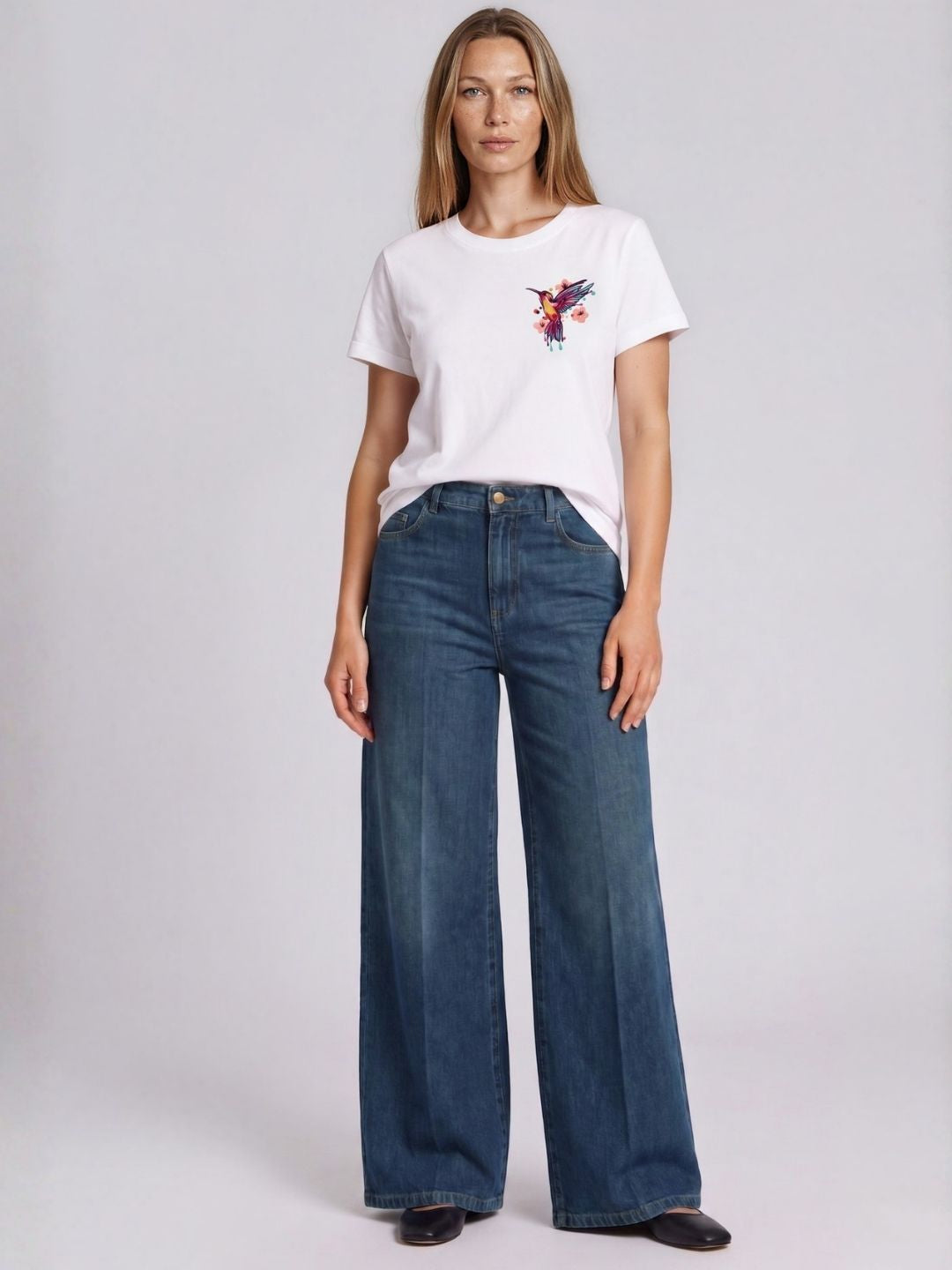 T-shirt com Beija-Flor bordado em 100% Algodão
