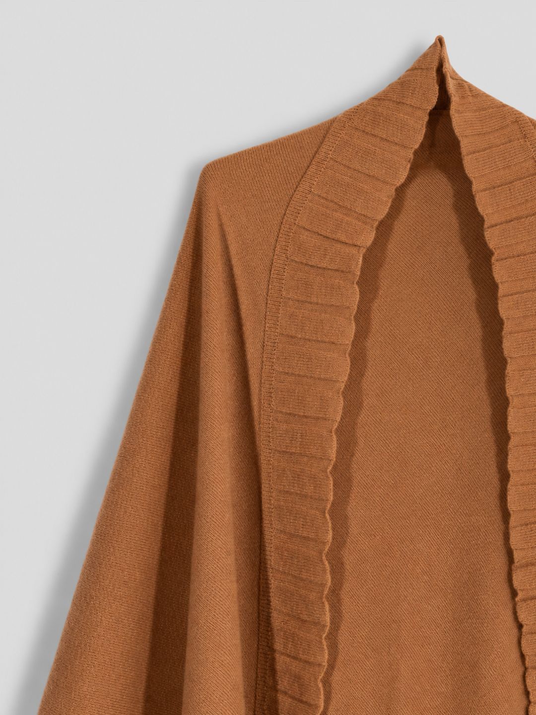 Xaile de Bico com Folho em Lambswool — Charuto