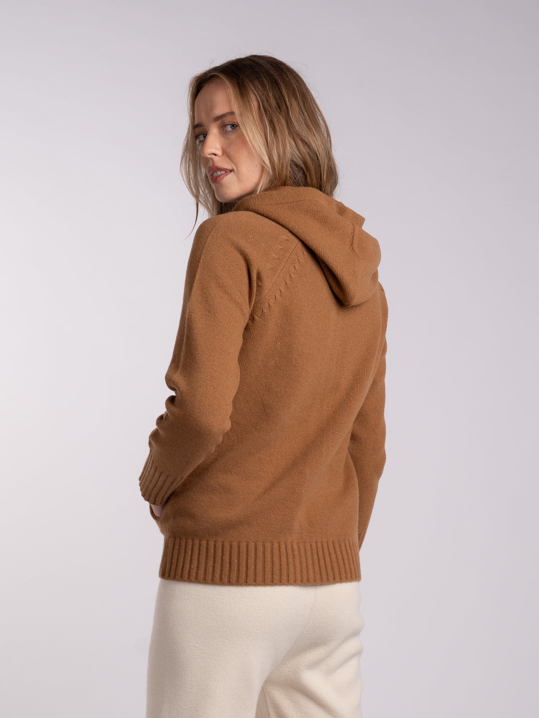 Casaco Charuto em Lambswool com bolsos em 80% lã | Achega