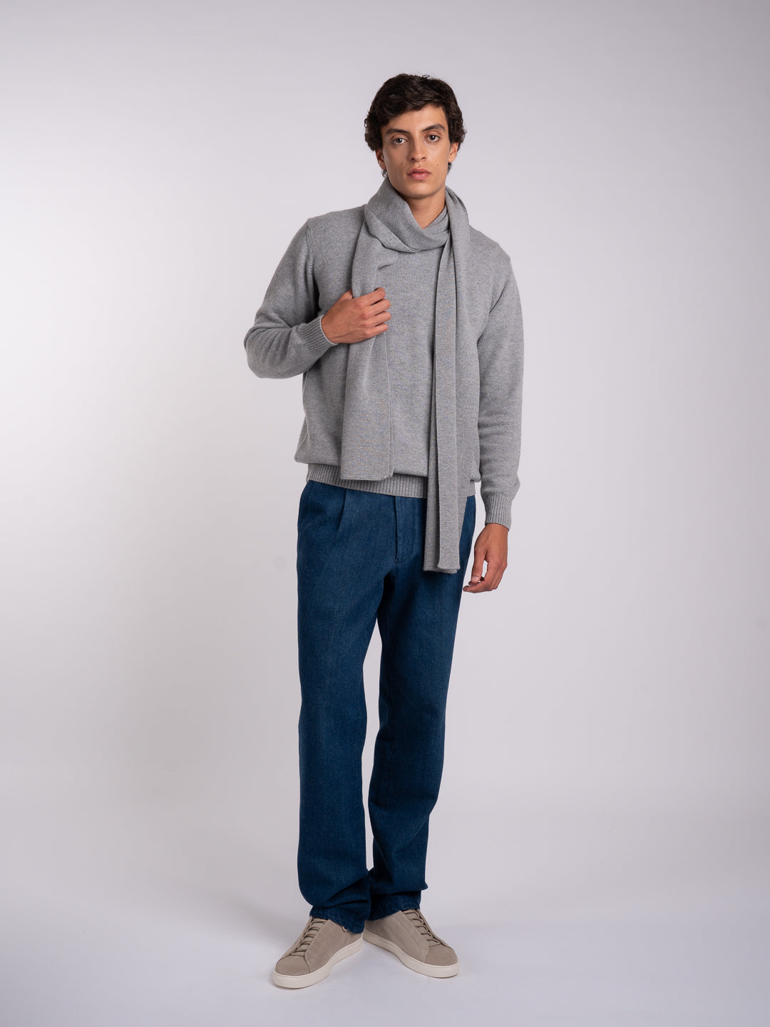 Medium-gray men's knit scarf, a classic winter accessory