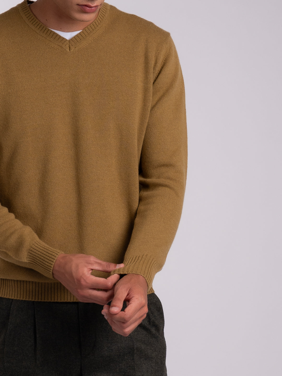 Khaki-green cashmere and merino wool pullover by Achega Knitwear