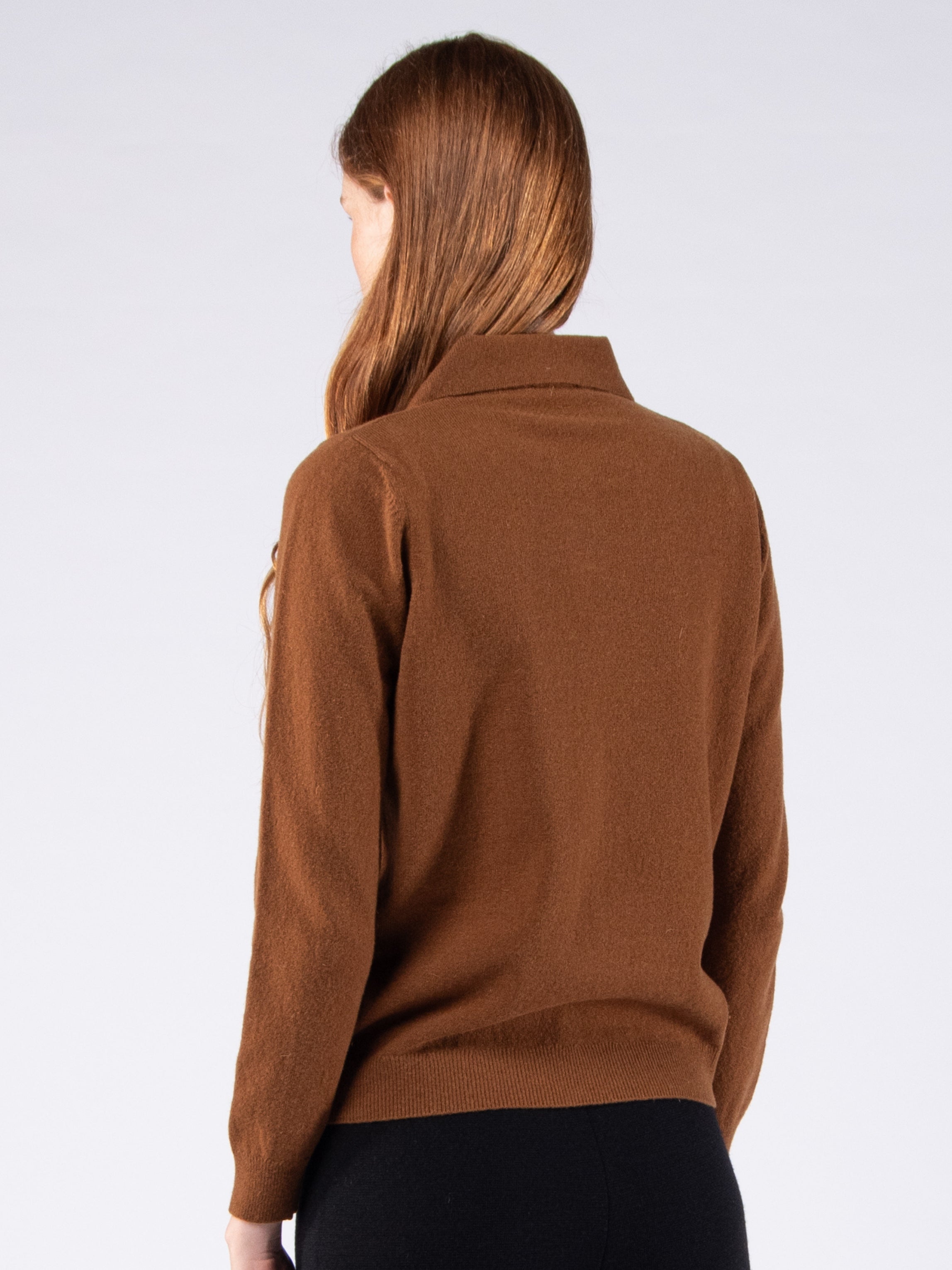 Polo de 2 Botões em Lambswool - Charuto