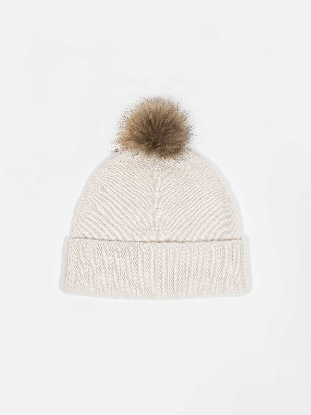 Pompom hat in Cashmere