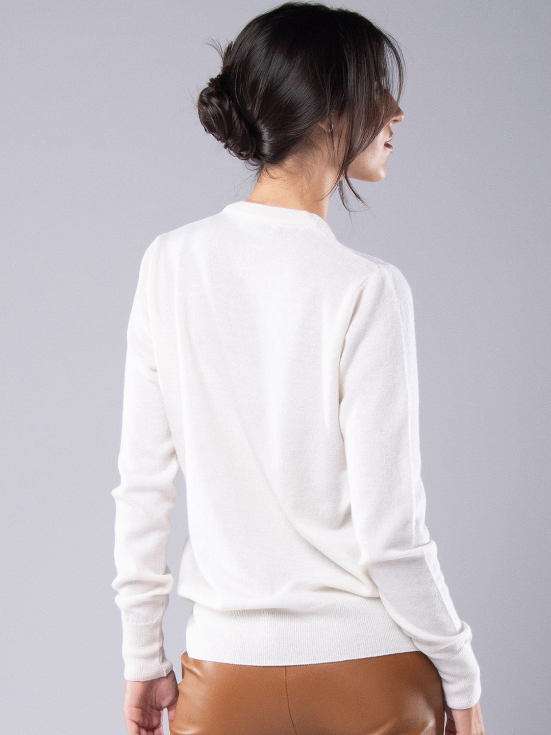 Round Neck Knit Sweater Cashmere Raw white