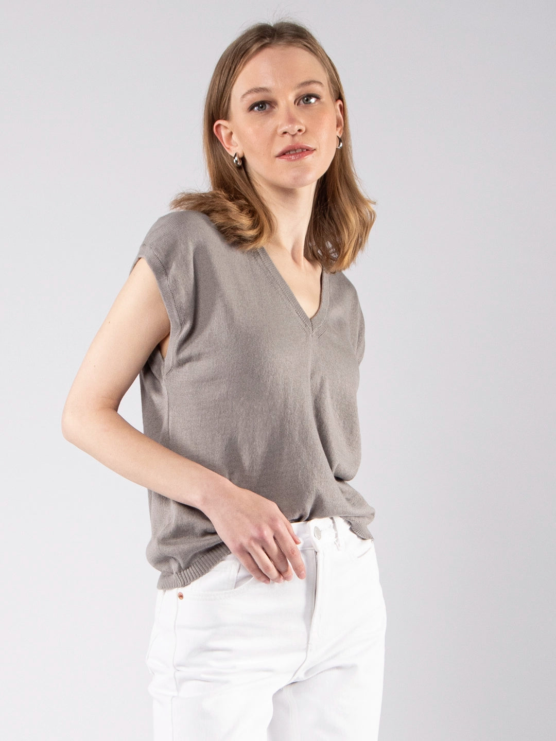 Camisola Decote V Ultraleve Cinza em Fio de Algodão Orgânico GOTS