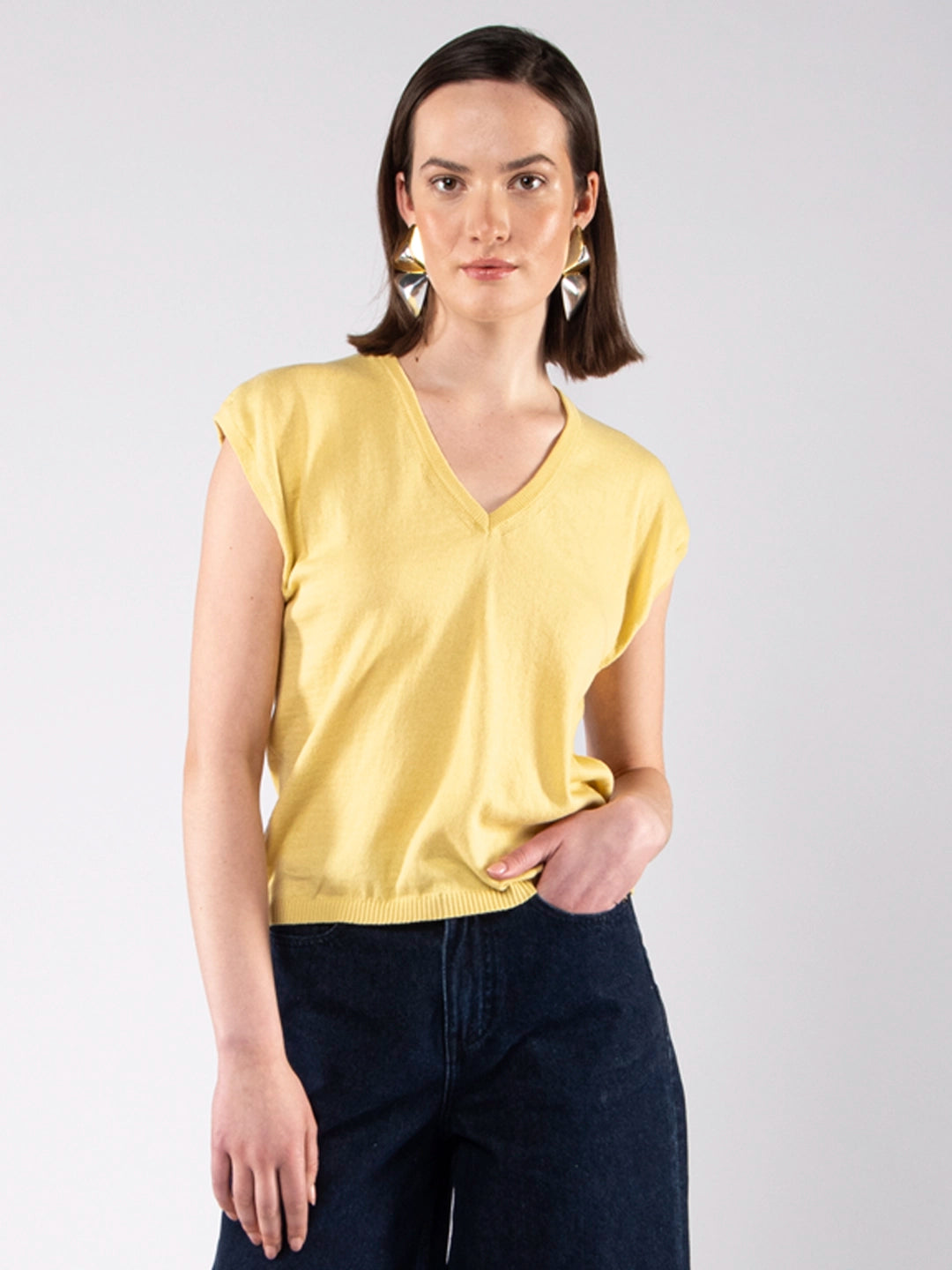 Camisola Decote V Ultraleve Amarelo Manteiga em Fio de Algodão Orgânico GOTS