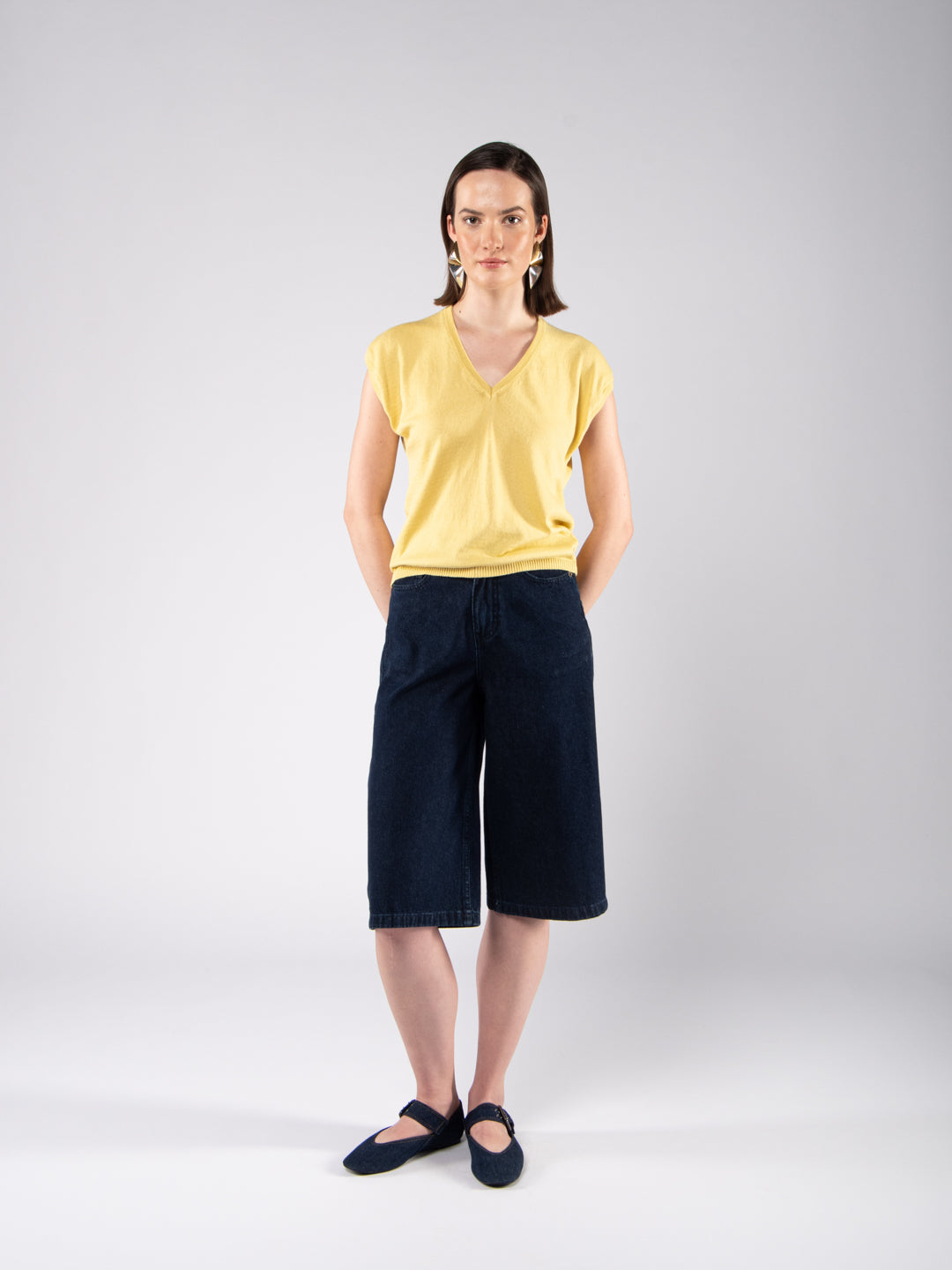 Camisola Decote V Ultraleve Amarelo Manteiga em Fio de Algodão Orgânico GOTS