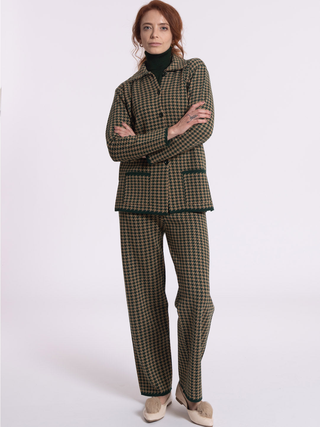 Pied de Poule Cardigan with Shirt Collar and Buttons in Bottle Green and Camel