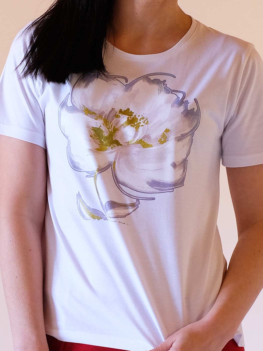 Divine Bloom T-shirt in 100% Cotton