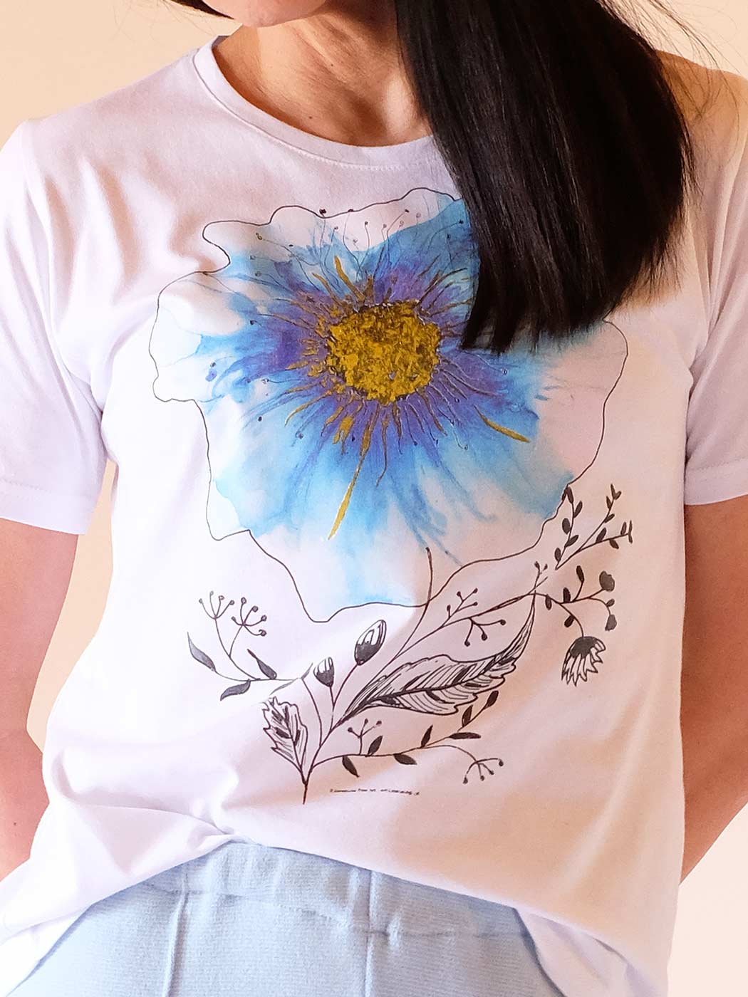 T-shirt com Flor Azul em 100% Algodão