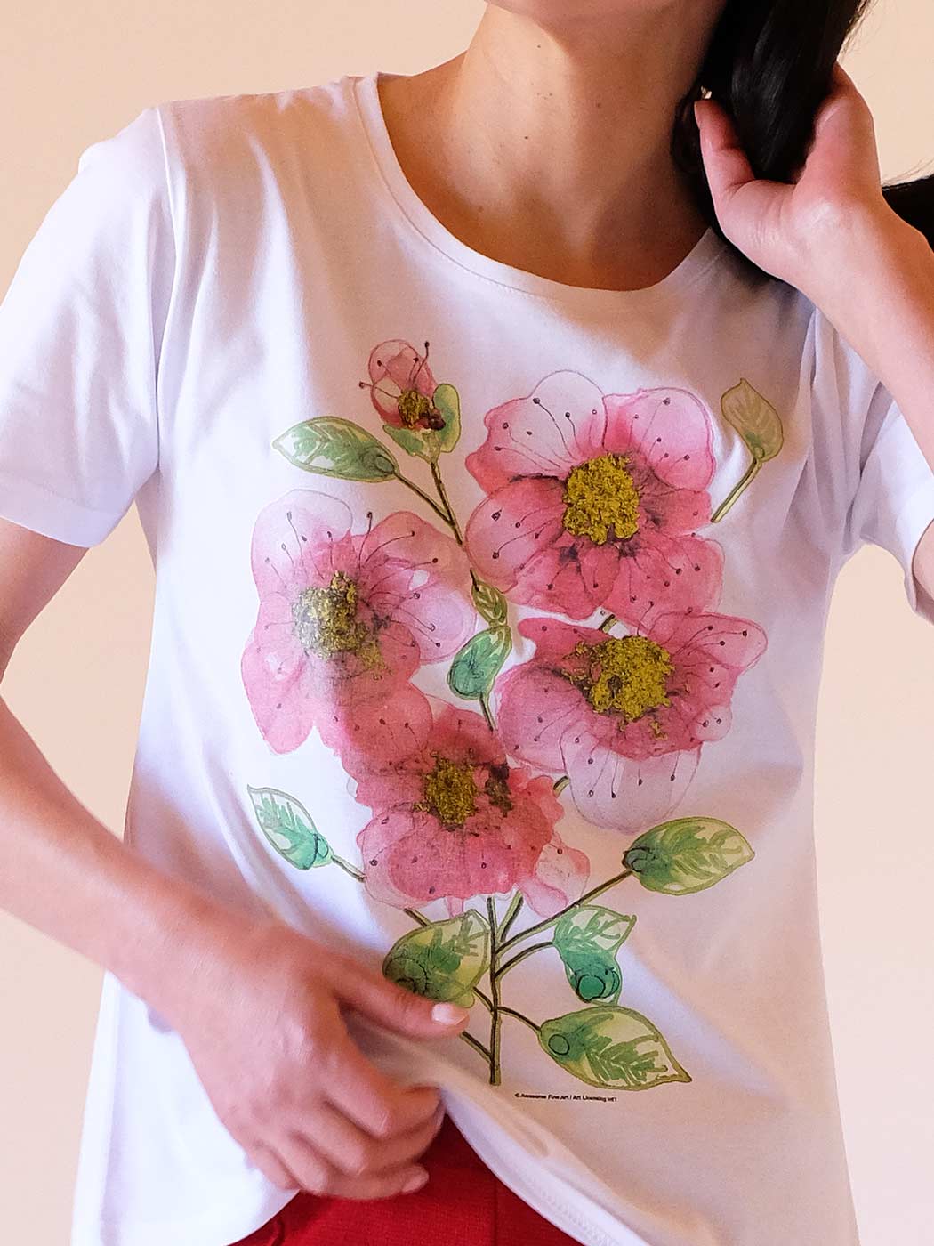 T-shirt com Bouquet Floral em 100% Algodão