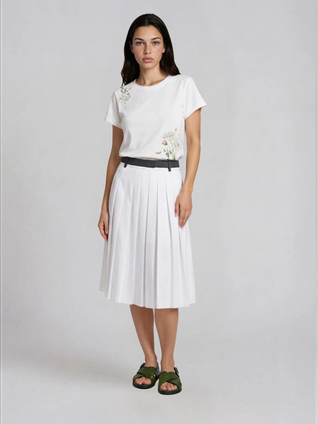 Camiseta Achega con estampado floral verde, 100 % algodón1