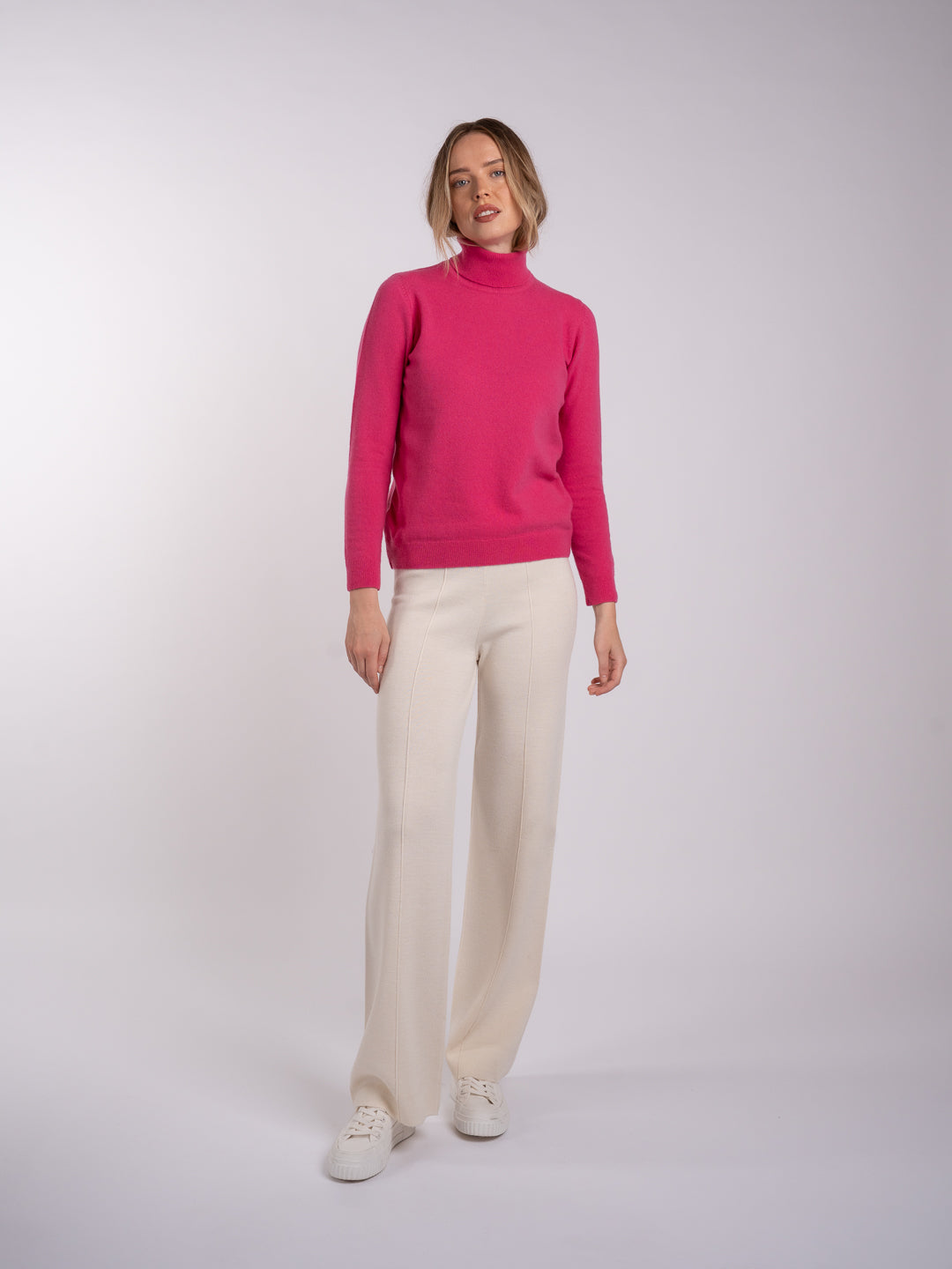 Jersey de cuello alto para mujer de lana de cordero en rosa fucsia | Achega