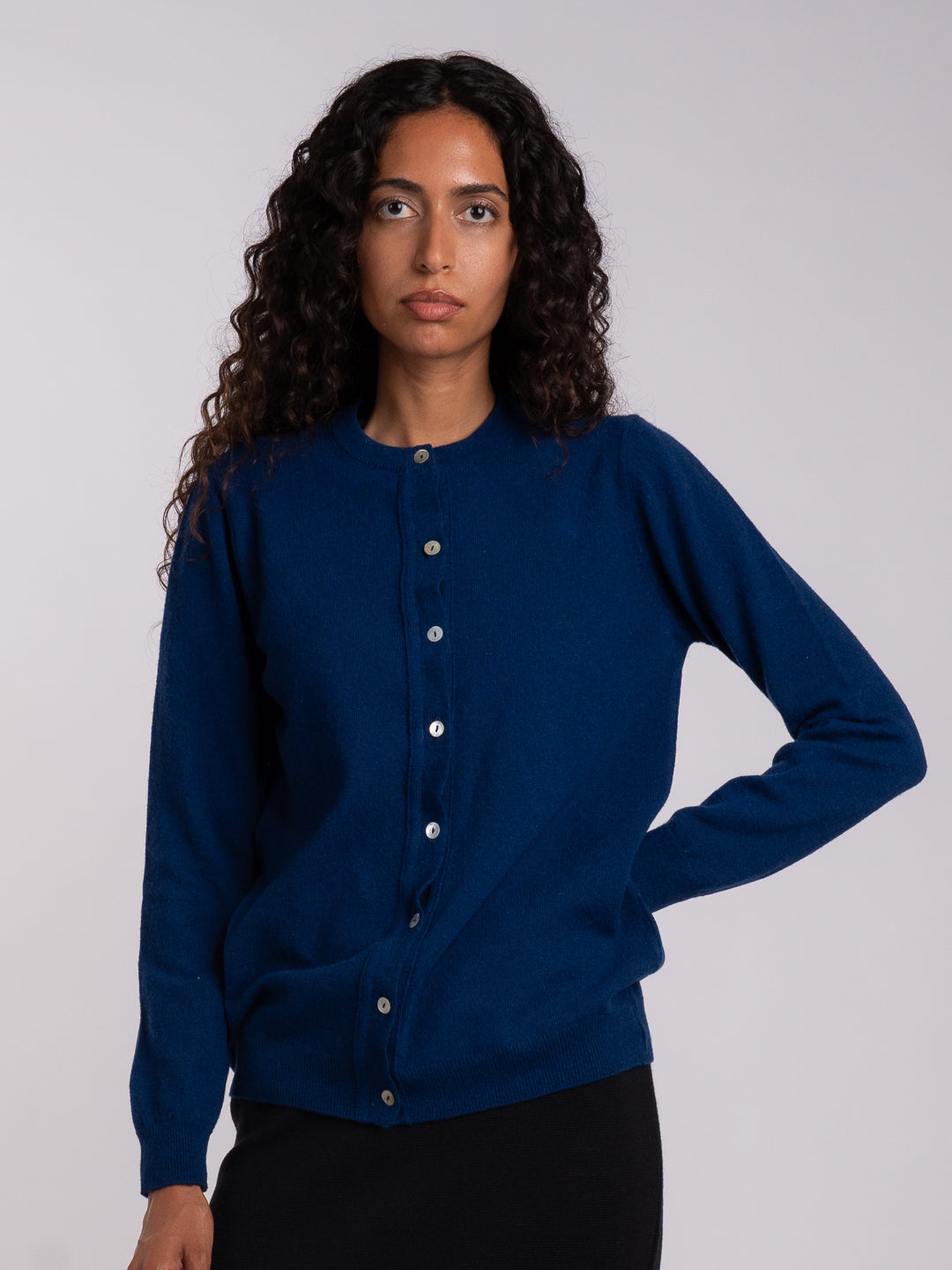 Casaco de malha em Lambswool azul meia noite para senhora | Achega